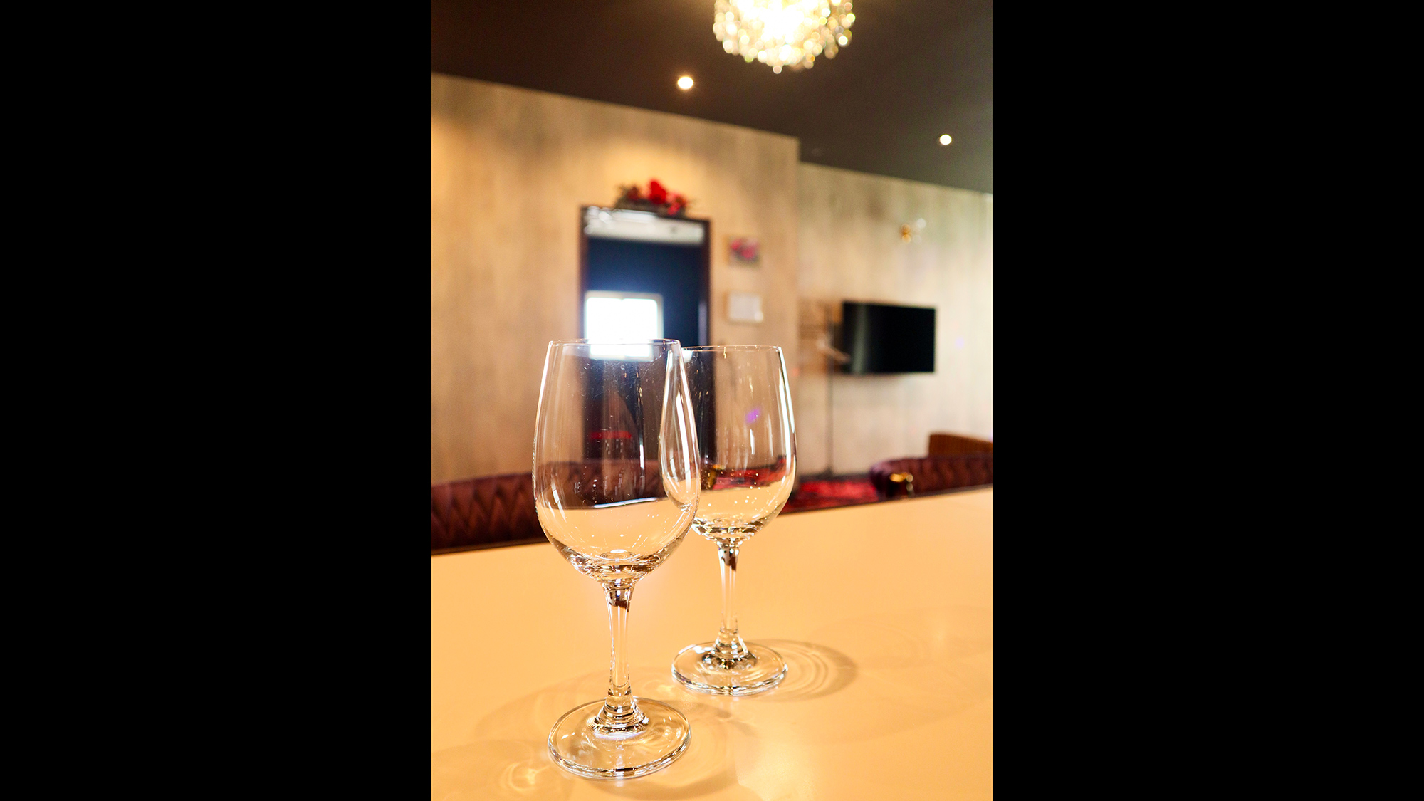 ・【キッチン】お気に入りのワインを持ち込んで楽しむのピッタリなワイングラス