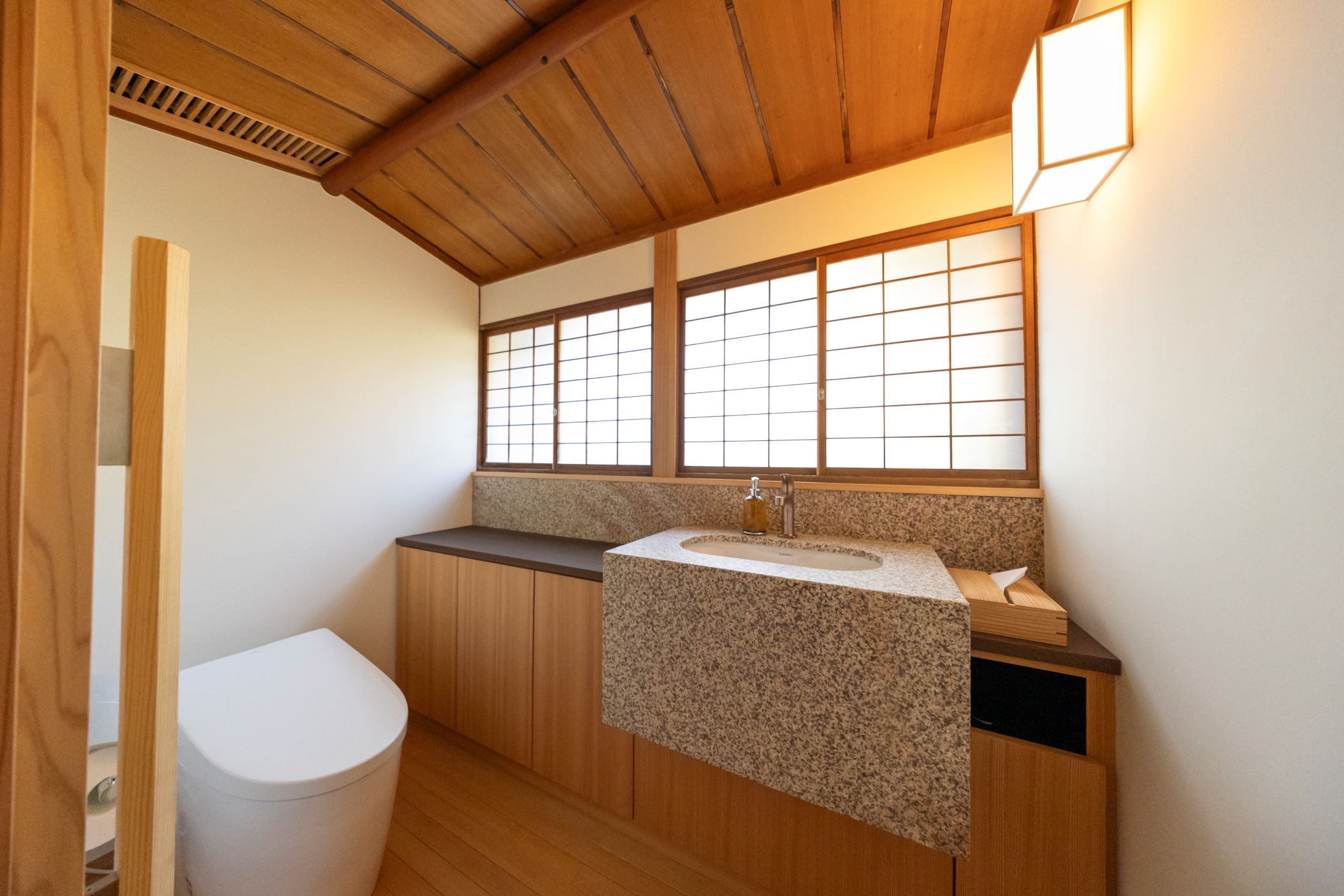 数寄屋造りのトイレ