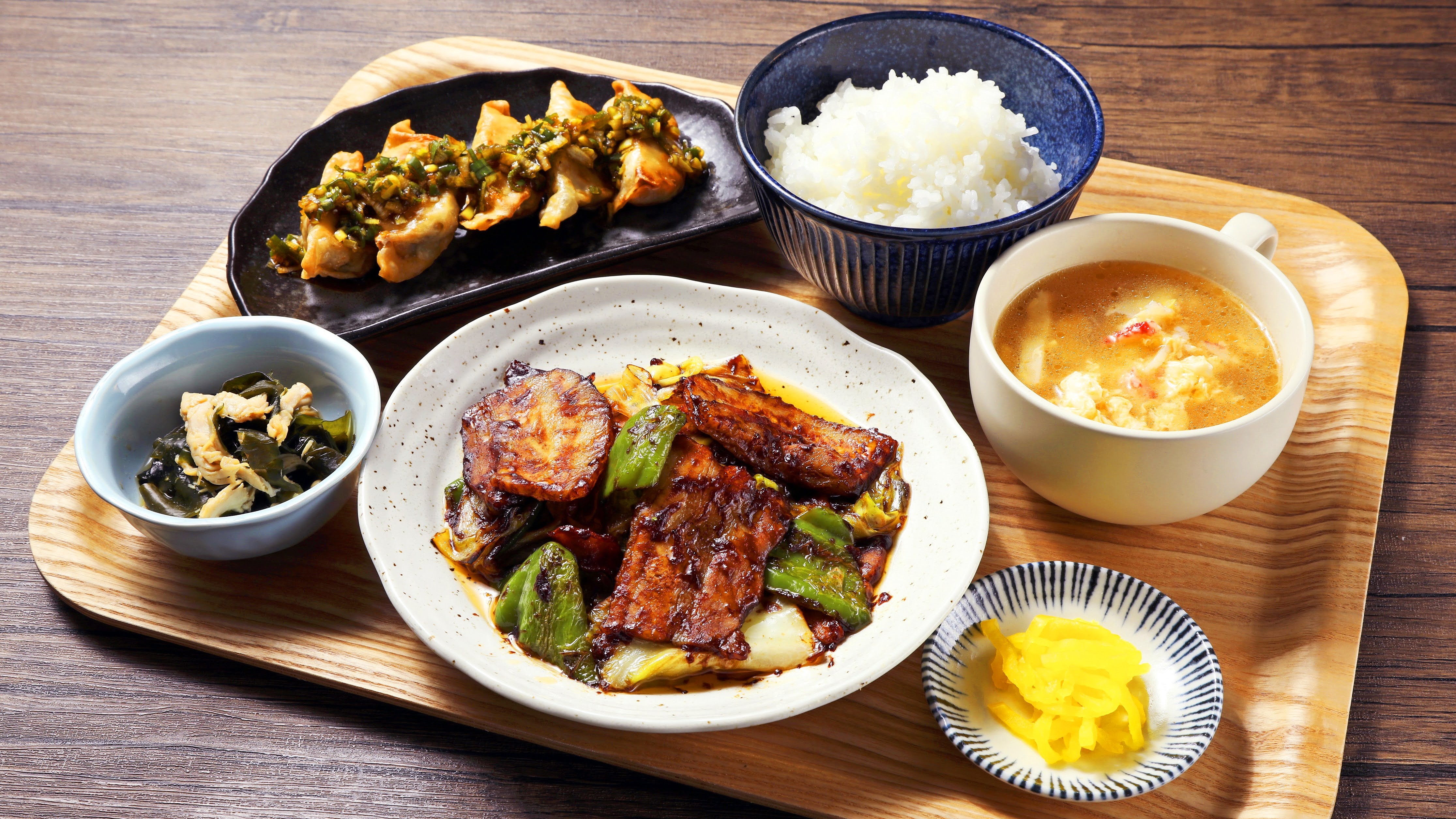 【夕食一例】ワークマンハウスの夕食は日替わりの手づくりメニューをご用意しております。