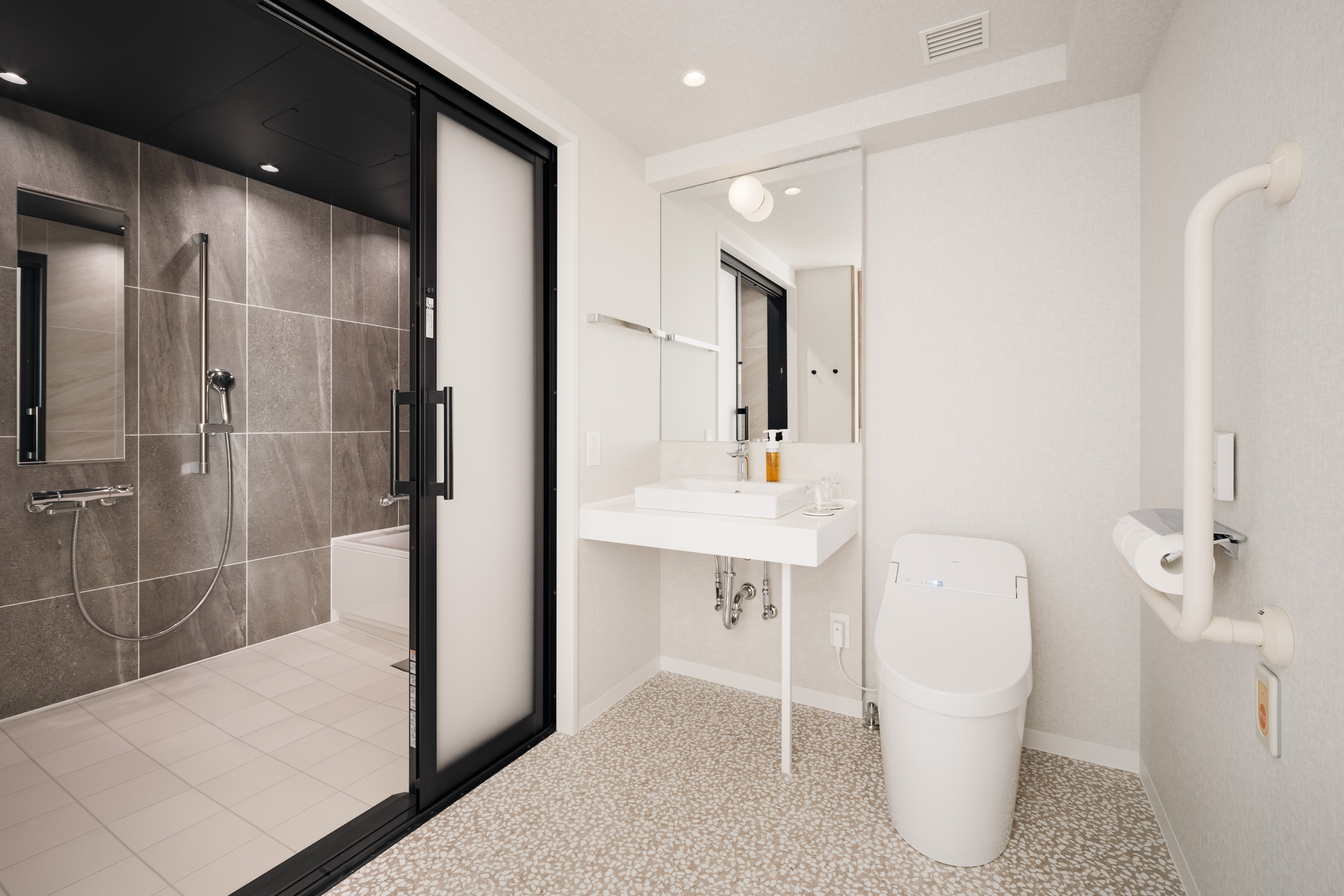 ユニバーサルダブル＿バスルーム