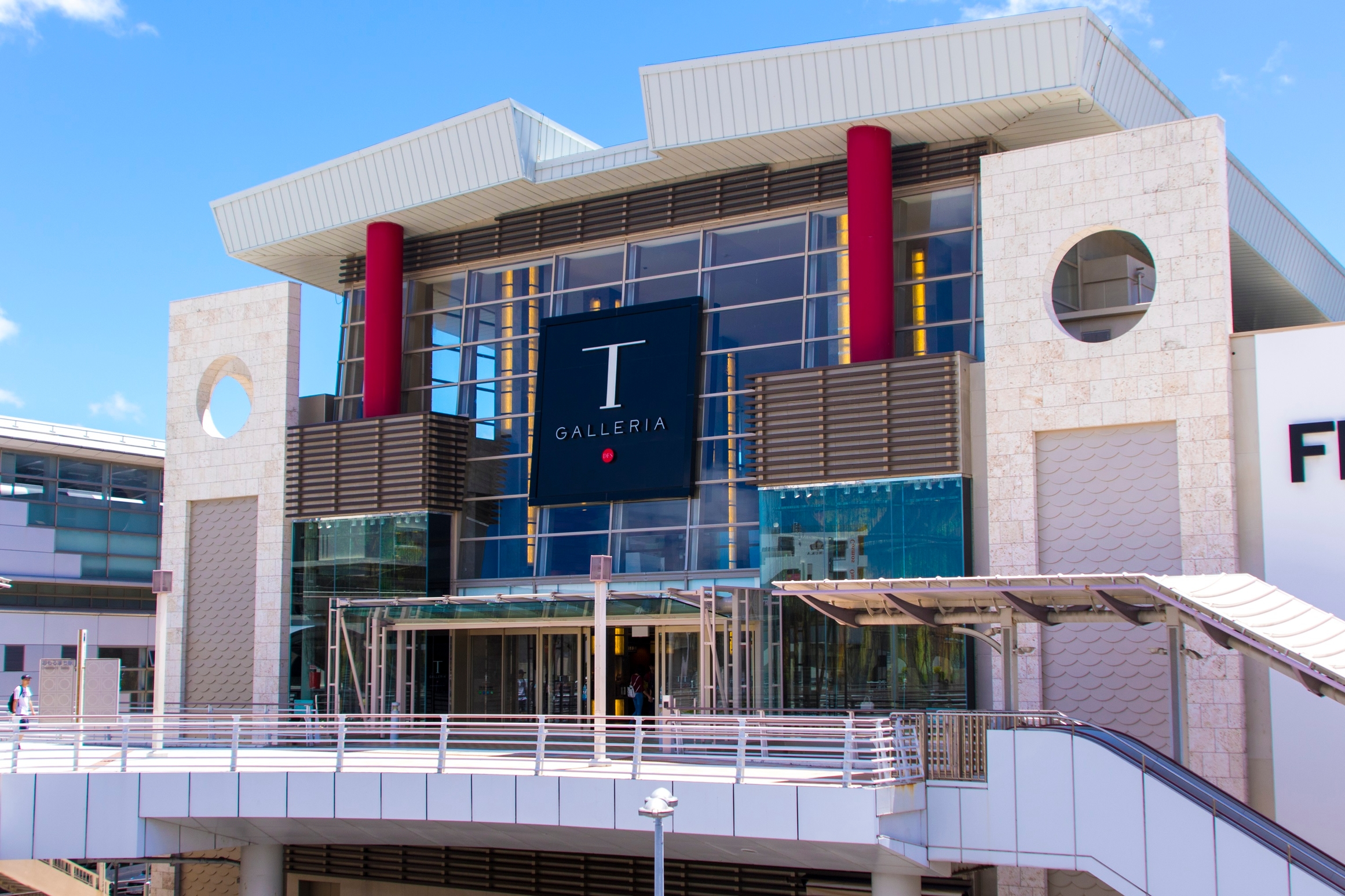 【T ギャラリア 沖縄 】ホテルから車で25分