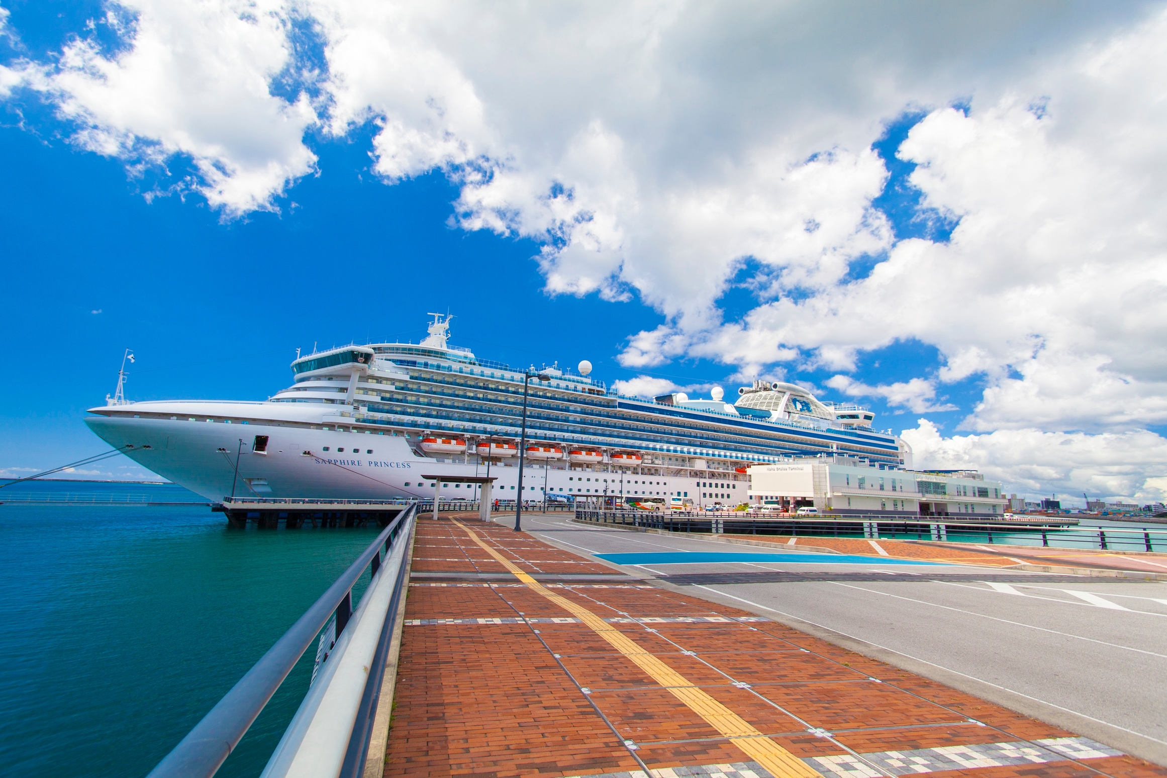 【那覇クルーズターミナル】ホテルから車で5分