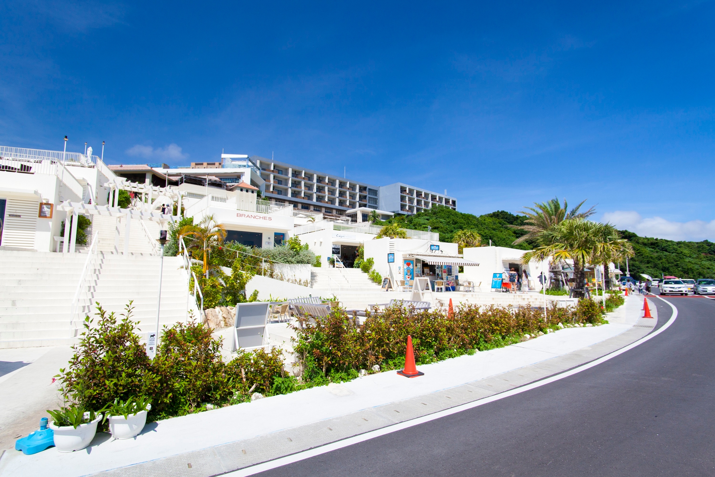 【瀬長島 ウミカジテラス】ホテルから車で30分