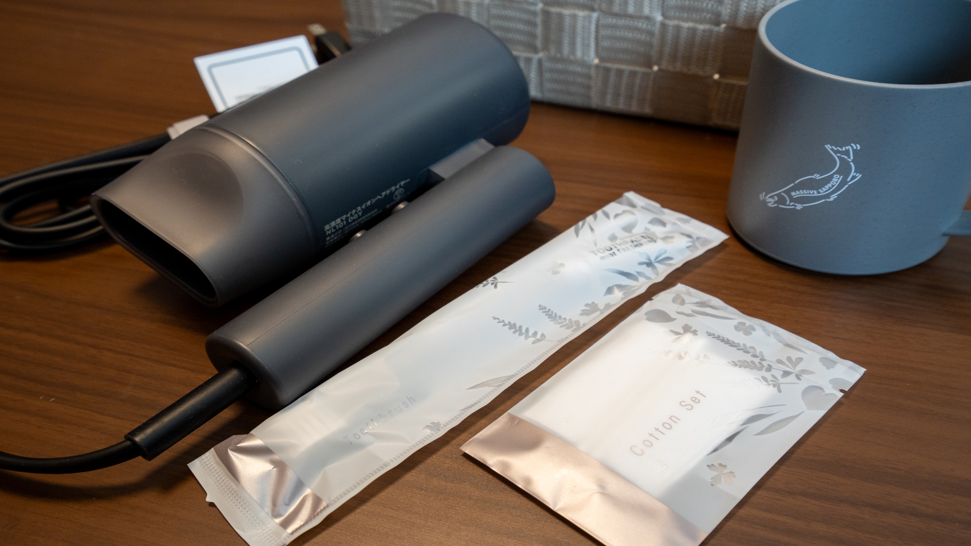 ドライヤーや使い捨て歯ブラシも常設