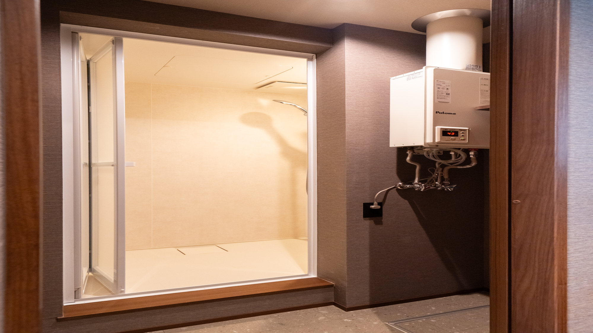 シャワールーム ※浴槽はありません