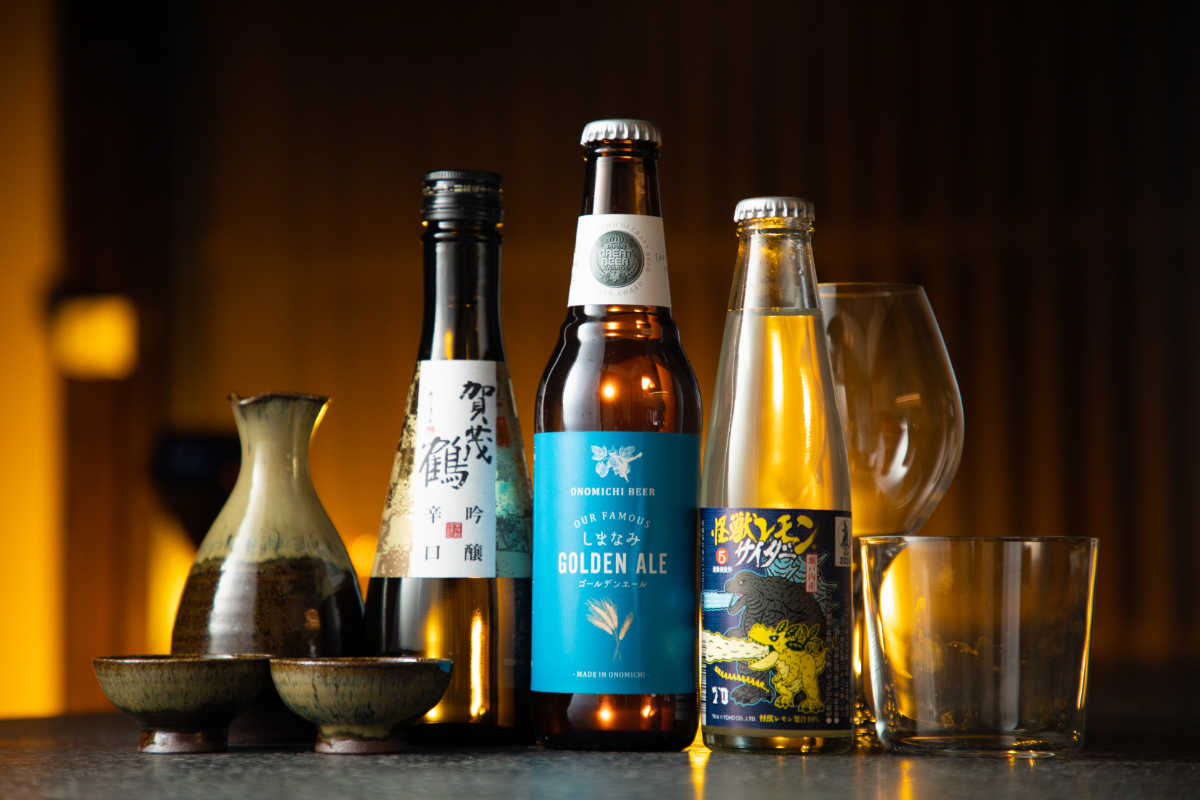 地元広島産の日本酒／クラフトビール／レモンサイダーからウェルカムドリンクをお選びください。 日本酒とクラフトビールは大人2名様につき1本（ 大人3名の場合は2本となります）、レモンサイダーは1名につき1本ご用意いたします。（時季によってラインナップはお任せとなります）  ご予約の際にそれぞれのプランからからお選びください。