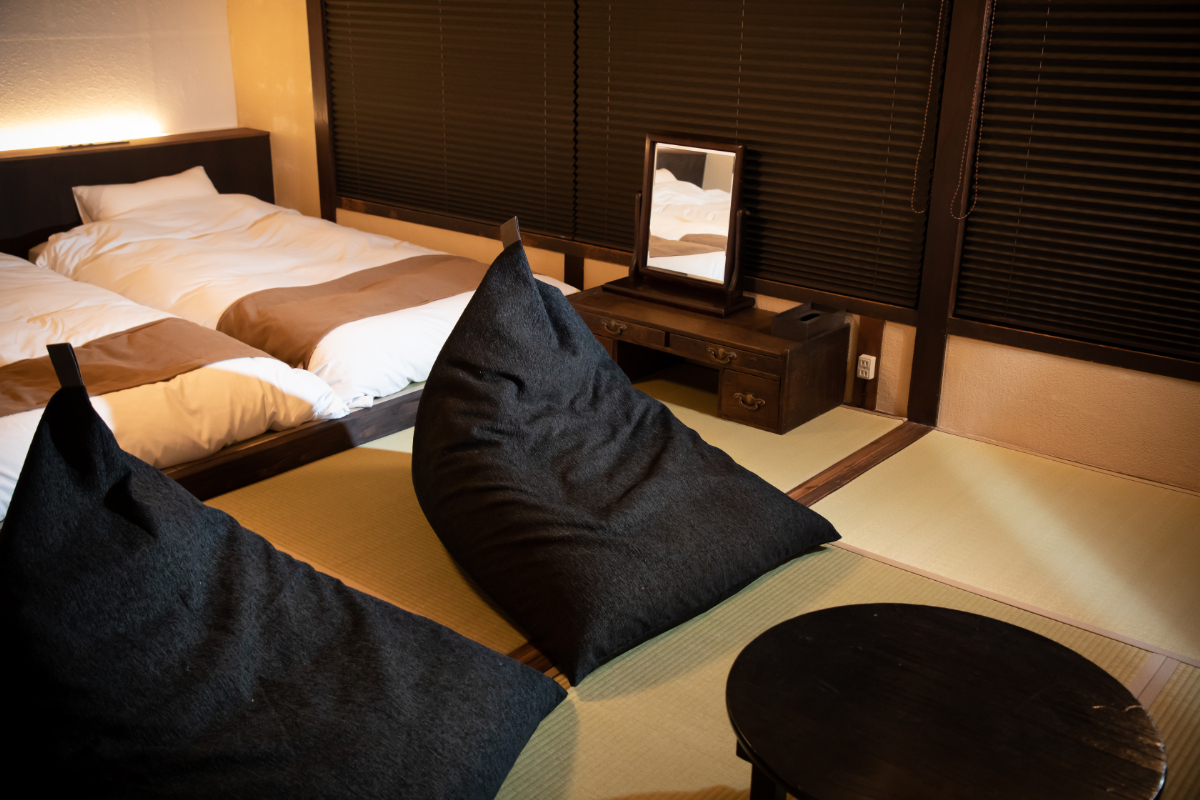 2階 体を包み込むようなビーズクッション