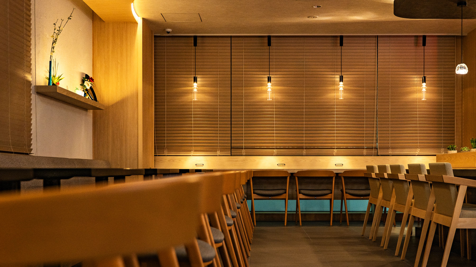 光と木のあたたかさに包まれます