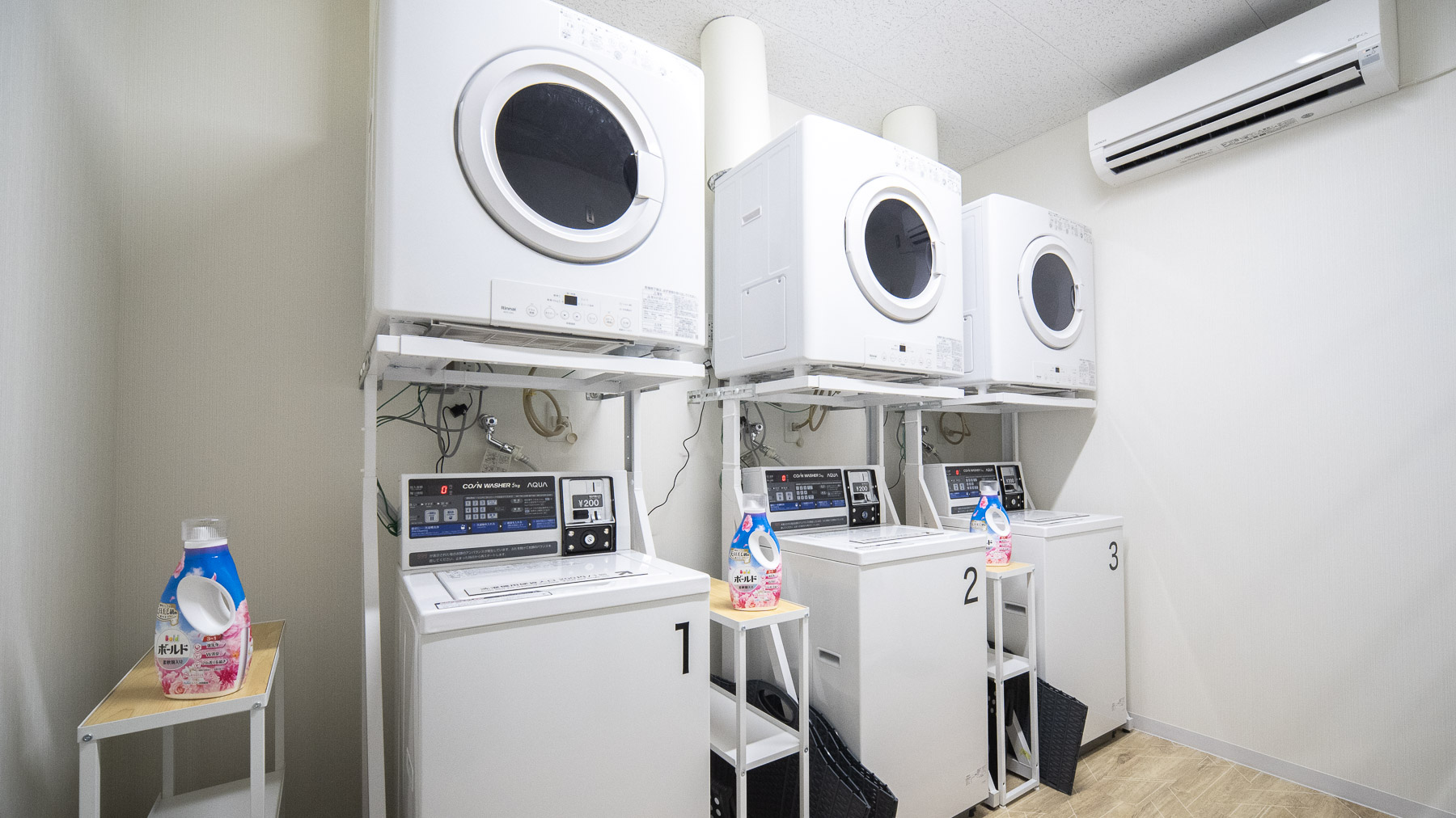 洗濯機・乾燥機を各３台ご用意しております