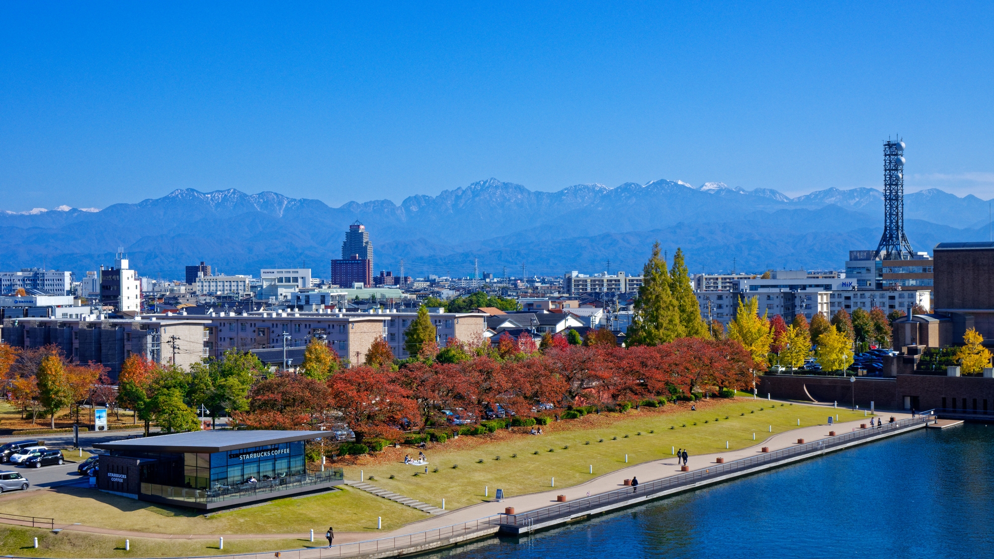 【富岩運河環水公園】当館から車で10分