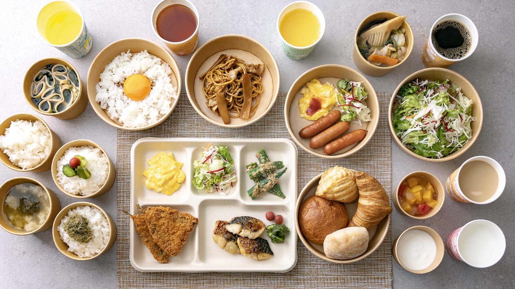 おかずは日替わり！和食派の方にも洋食派の方にもご満足いただける、豊富なラインナップです♪