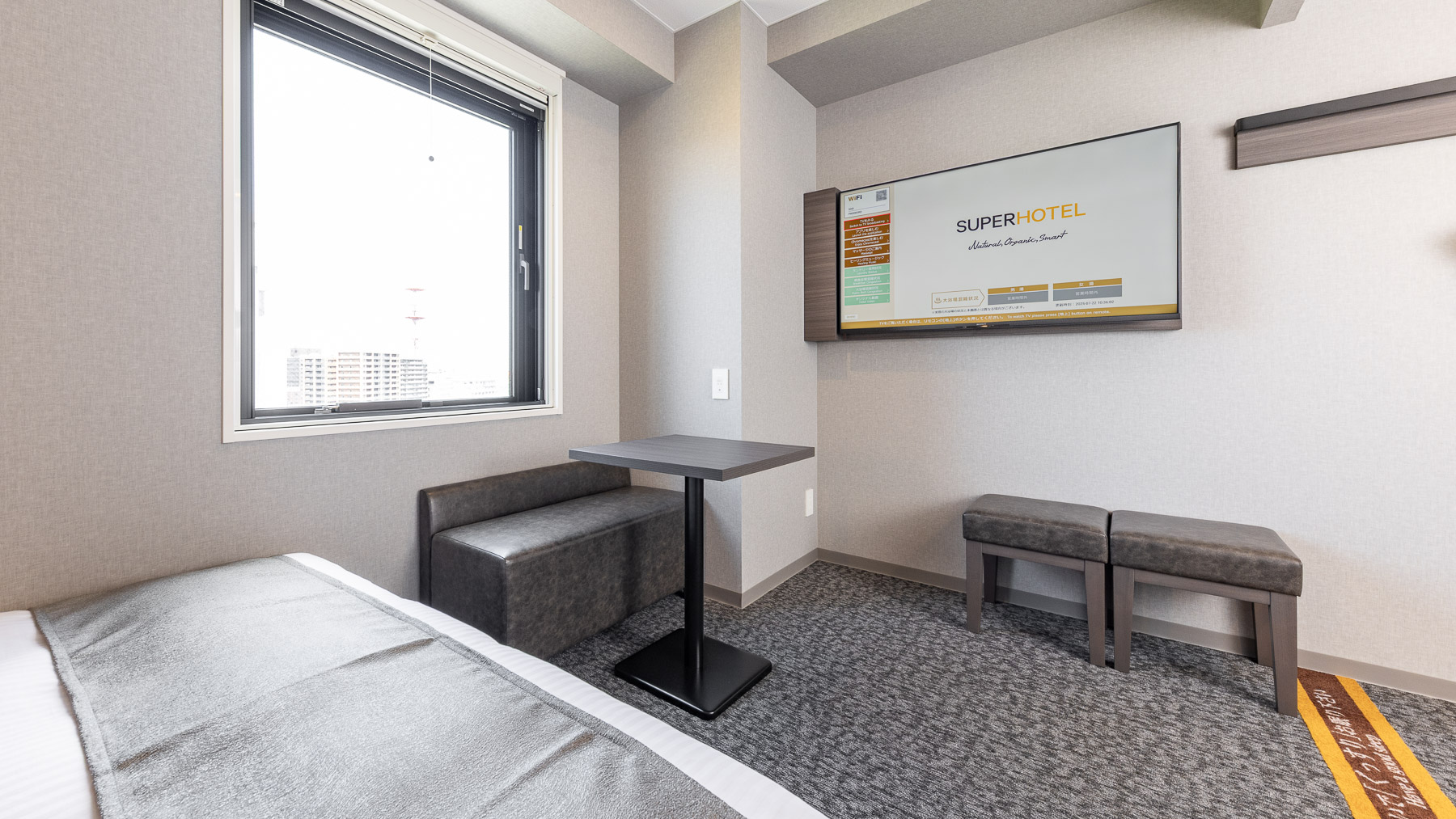 可動式でコンパクトな使いやすい机