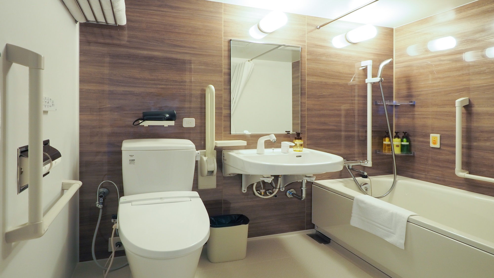 ユニバーサルダブルルーム（バスルーム）