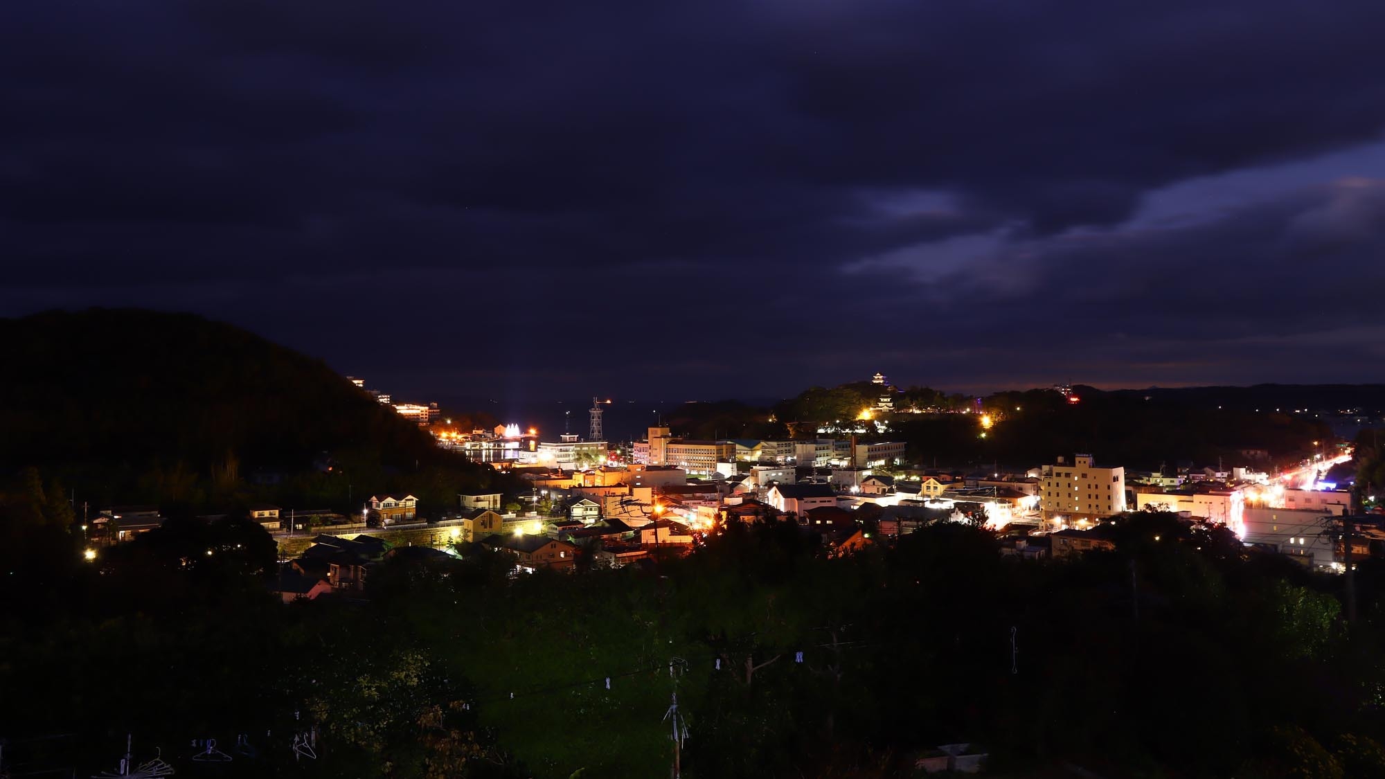 城と海と街並みの絶景！市街地近郊の高台ならではの景色に、開港ロマンに思いを馳せる【素泊り】