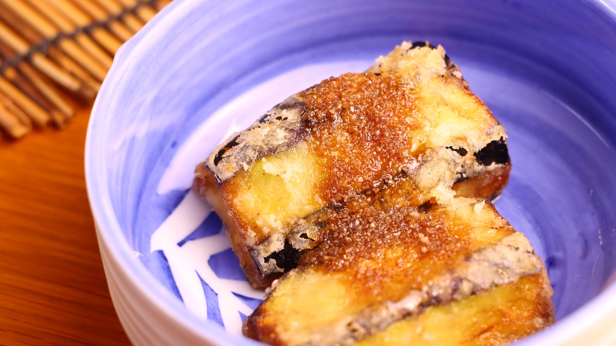 地元の新鮮な食材をふんだんに使用した豪華な料理をお楽しみください