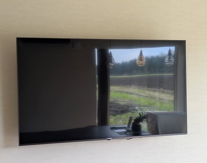 ダイニング用大型テレビ