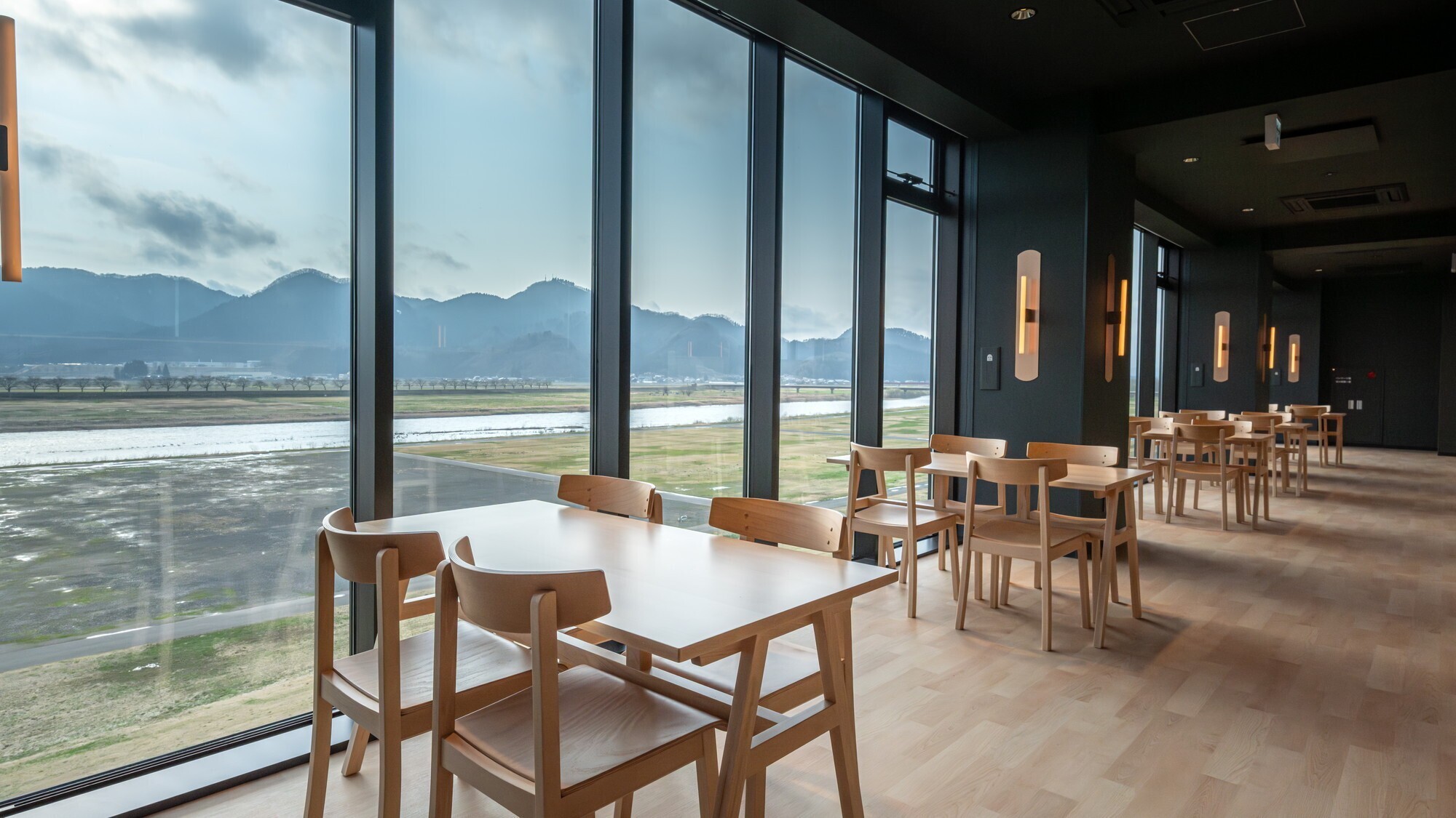 【大曲花火大会◆春の章】＜朝食付＞お部屋から大迫力の花火鑑賞も♪朝食は秋田のご当地ビュッフェ