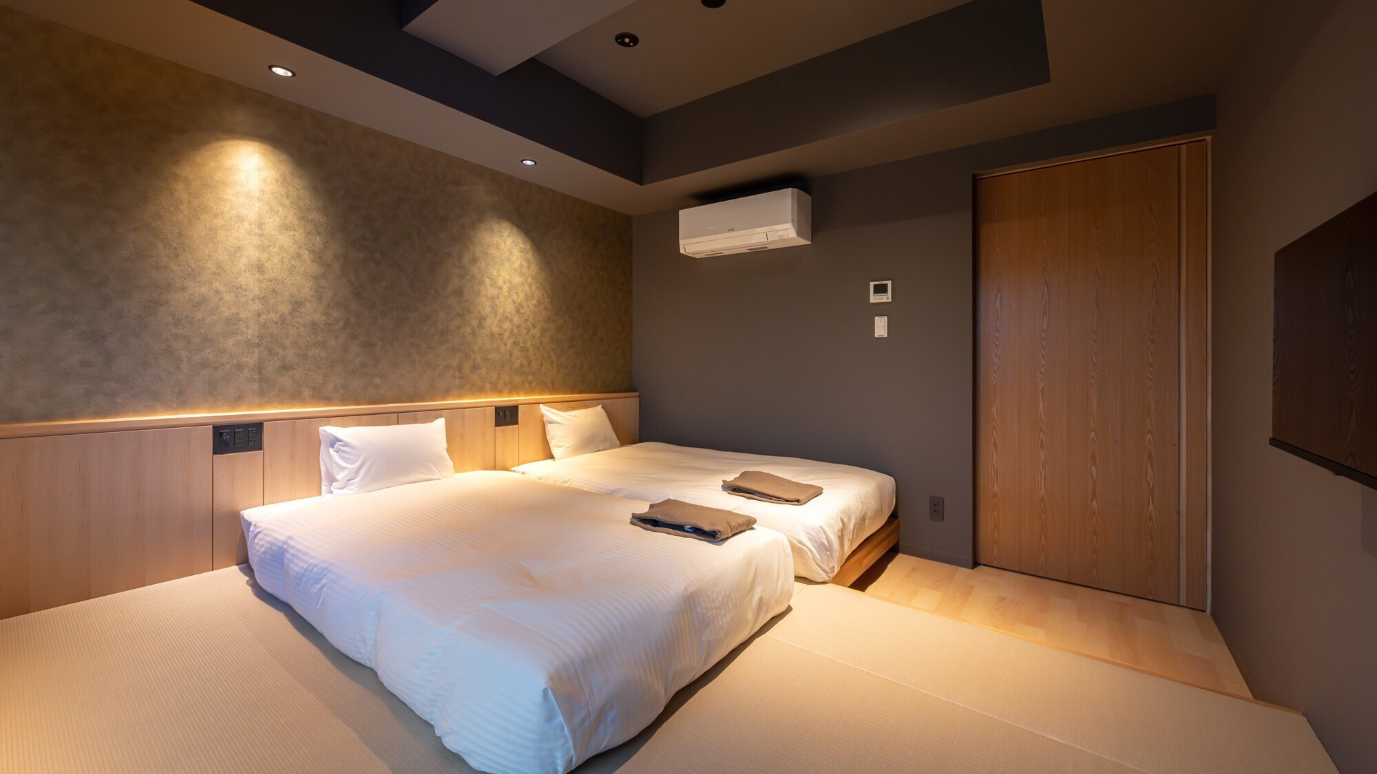 【リラックスツイン】ゆっくりおくつろぎいただけるツインルームです。ユニットバス付