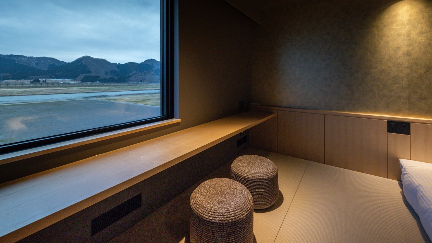 【リラックスツイン】ゆっくりおくつろぎいただけるツインルームです。ユニットバス付