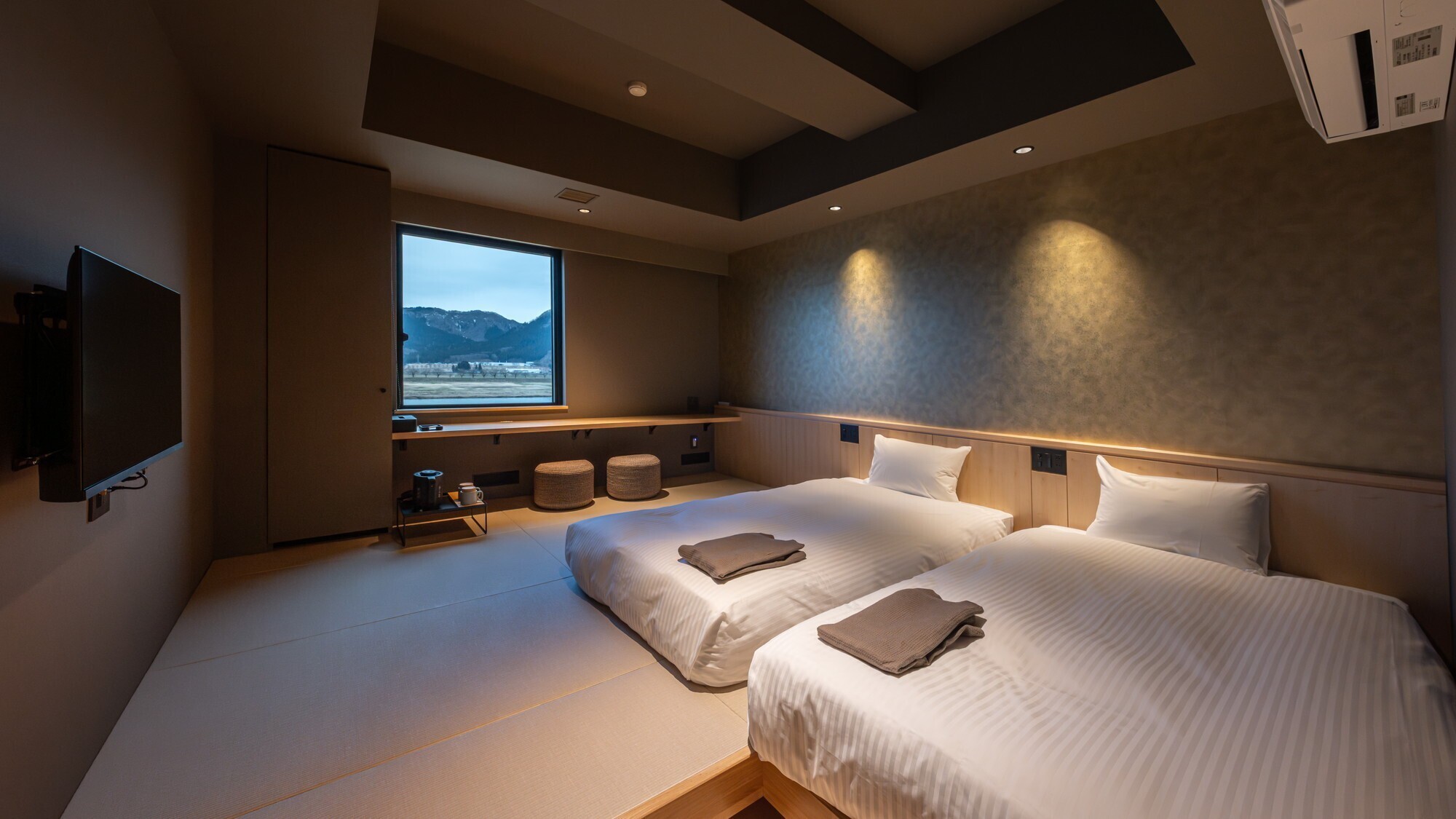 【リラックスツイン】ゆっくりおくつろぎいただけるツインルームです。ユニットバス付