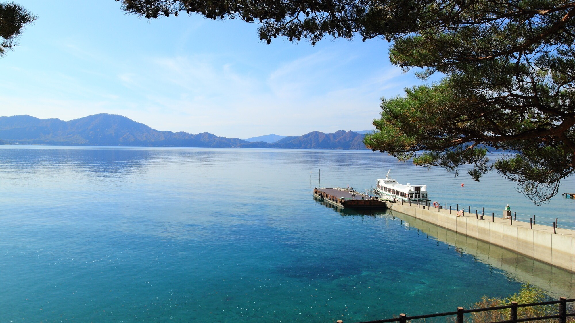 ■周辺観光｜瑠璃色に染まる田沢湖