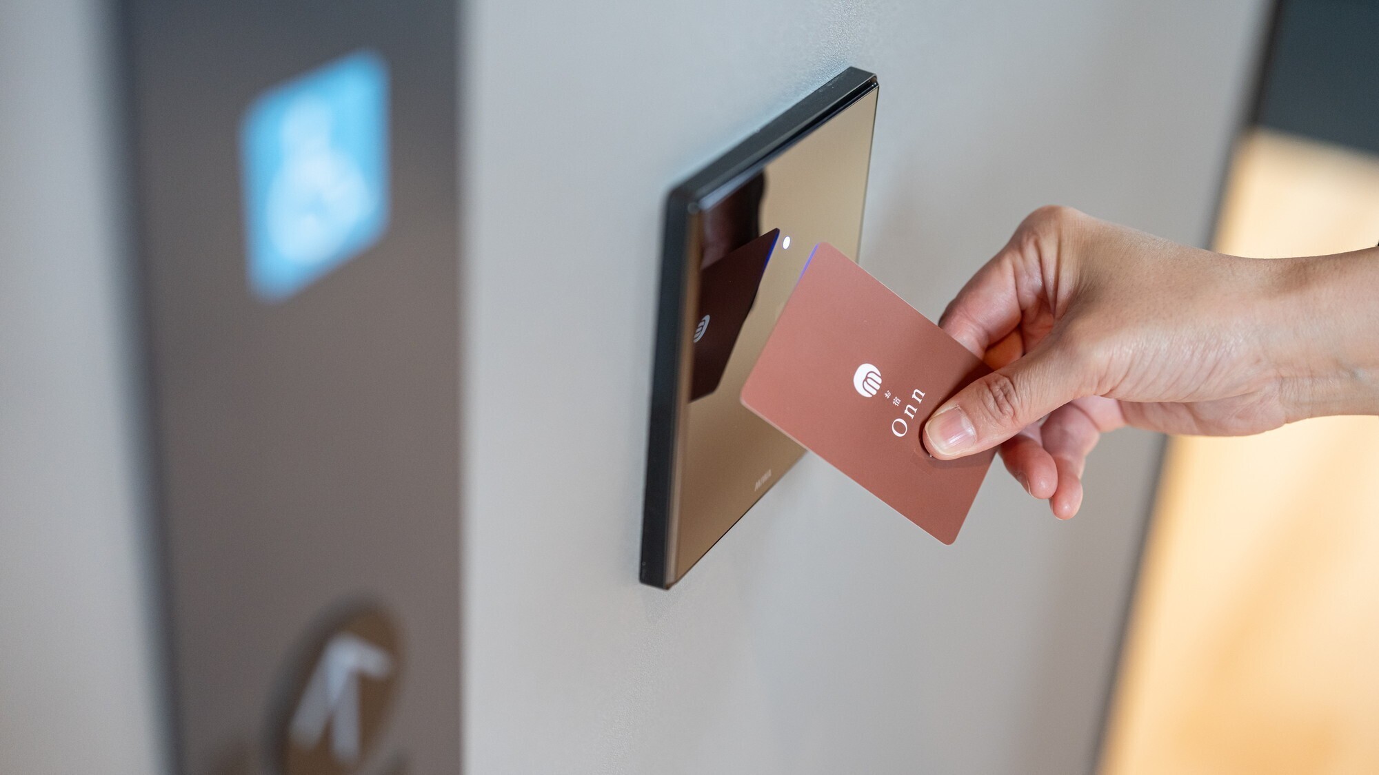 【エレベーター】カードキーをかざしてお部屋におあがりください