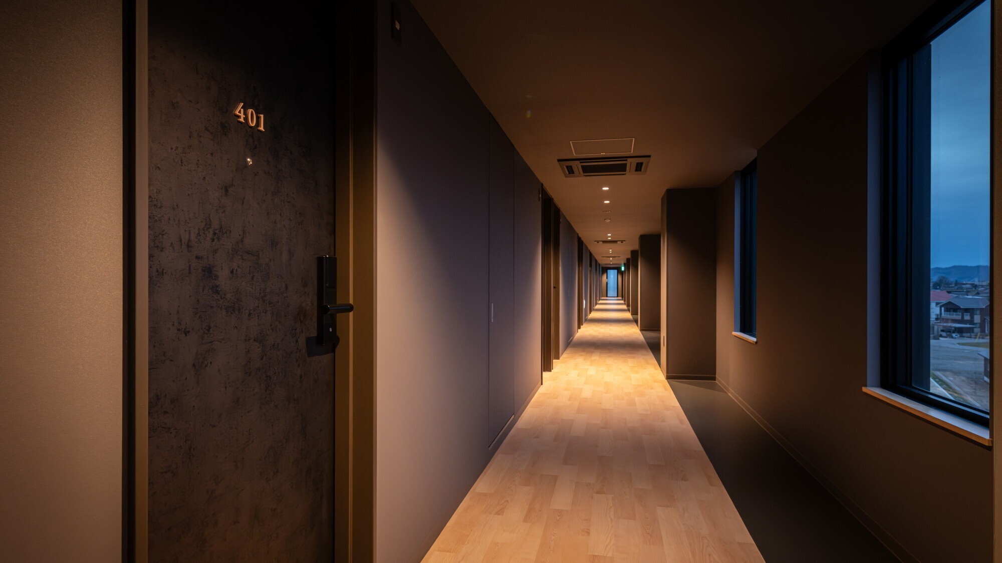 【廊下】落ち着いたシックな雰囲気