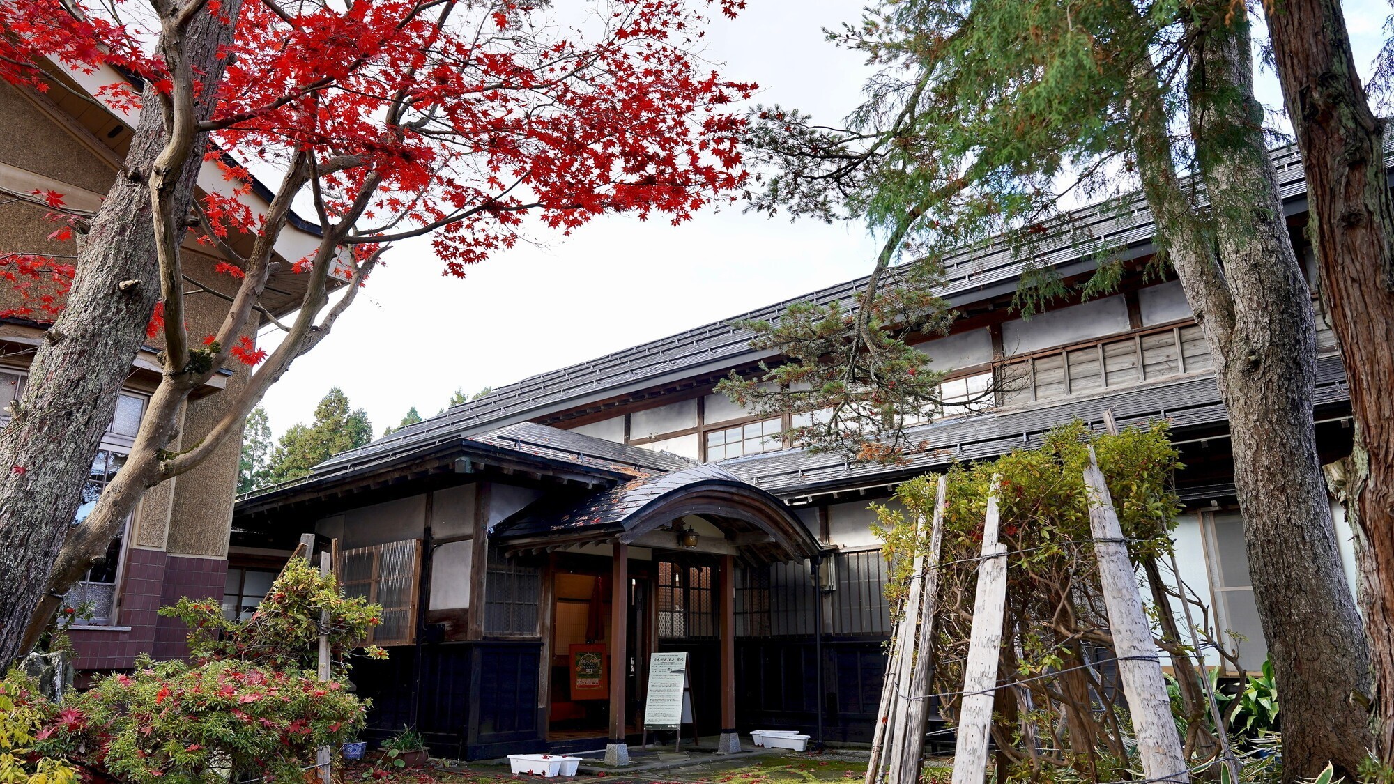 ■周辺観光｜国の登録有形文化財『旧本郷家住宅』