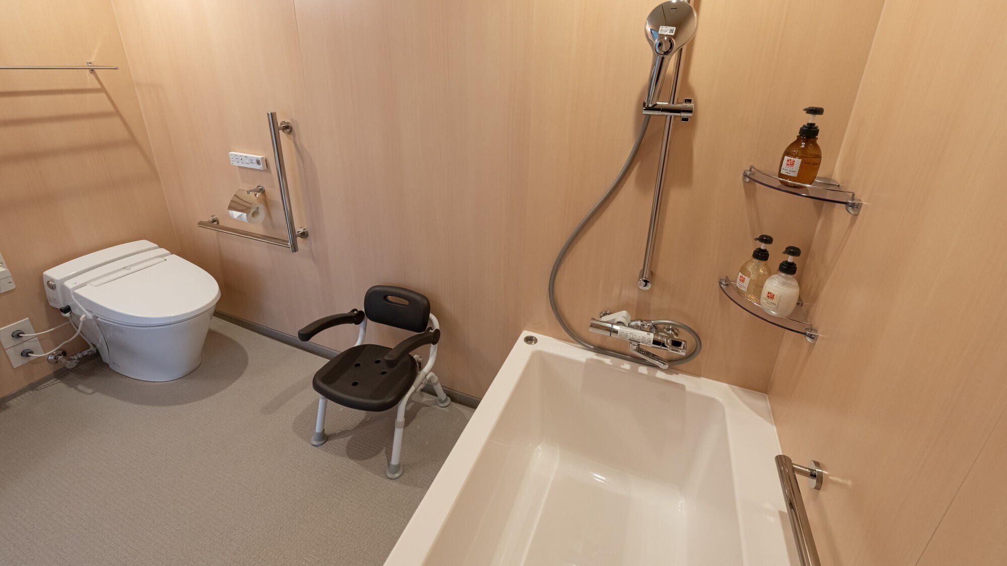 【１室限定】【ユニバーサルツイン】 広々としたゆとりのあるツインルームです。 ユニットバス付