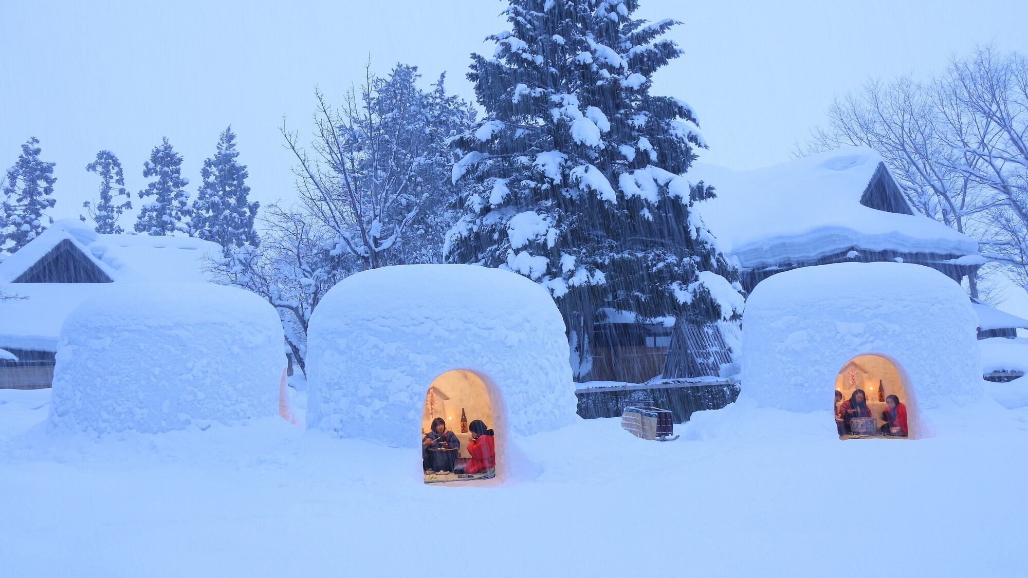 ■周辺観光｜横手のかまくら
