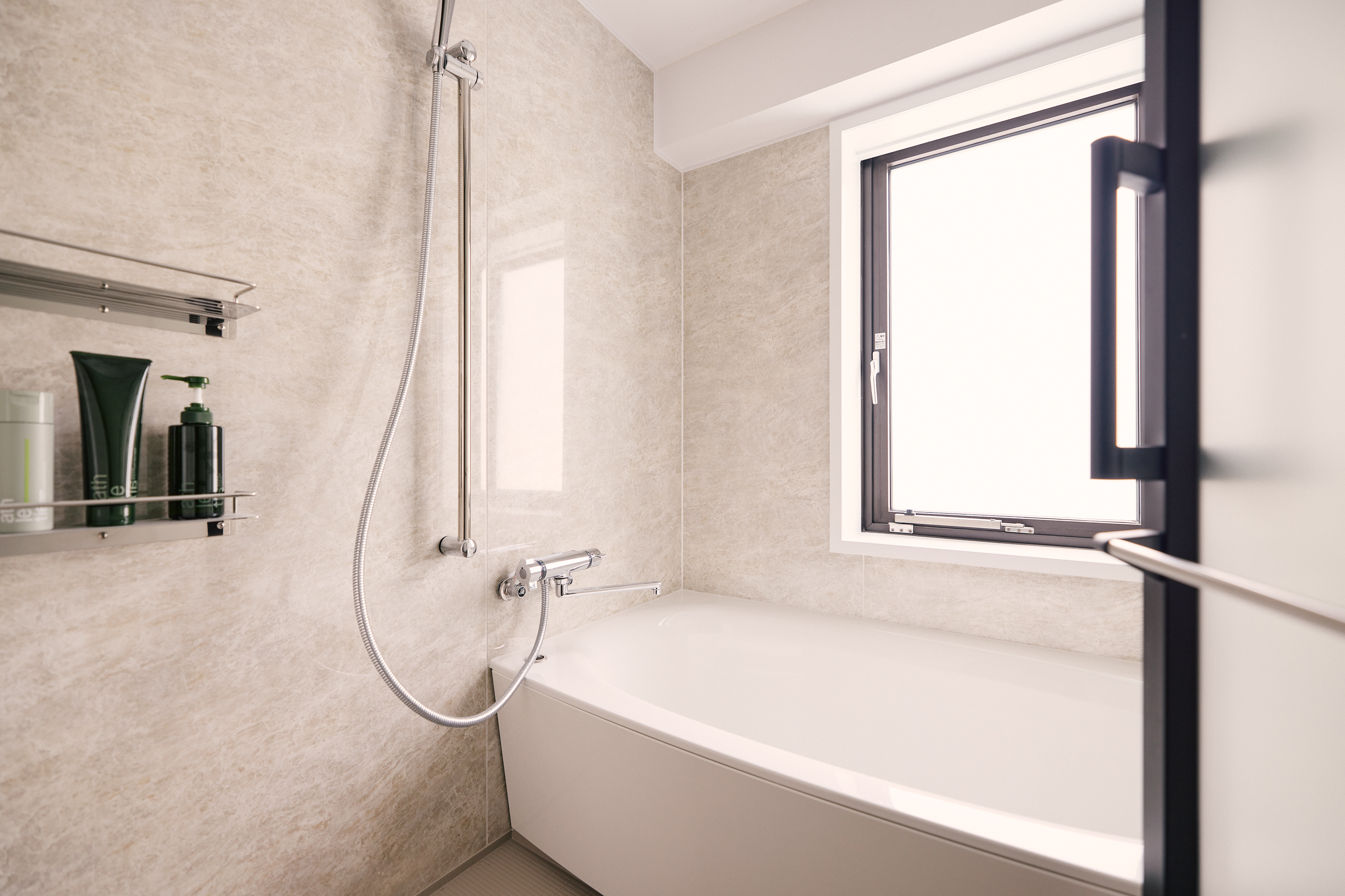 ファミリールームバスルーム