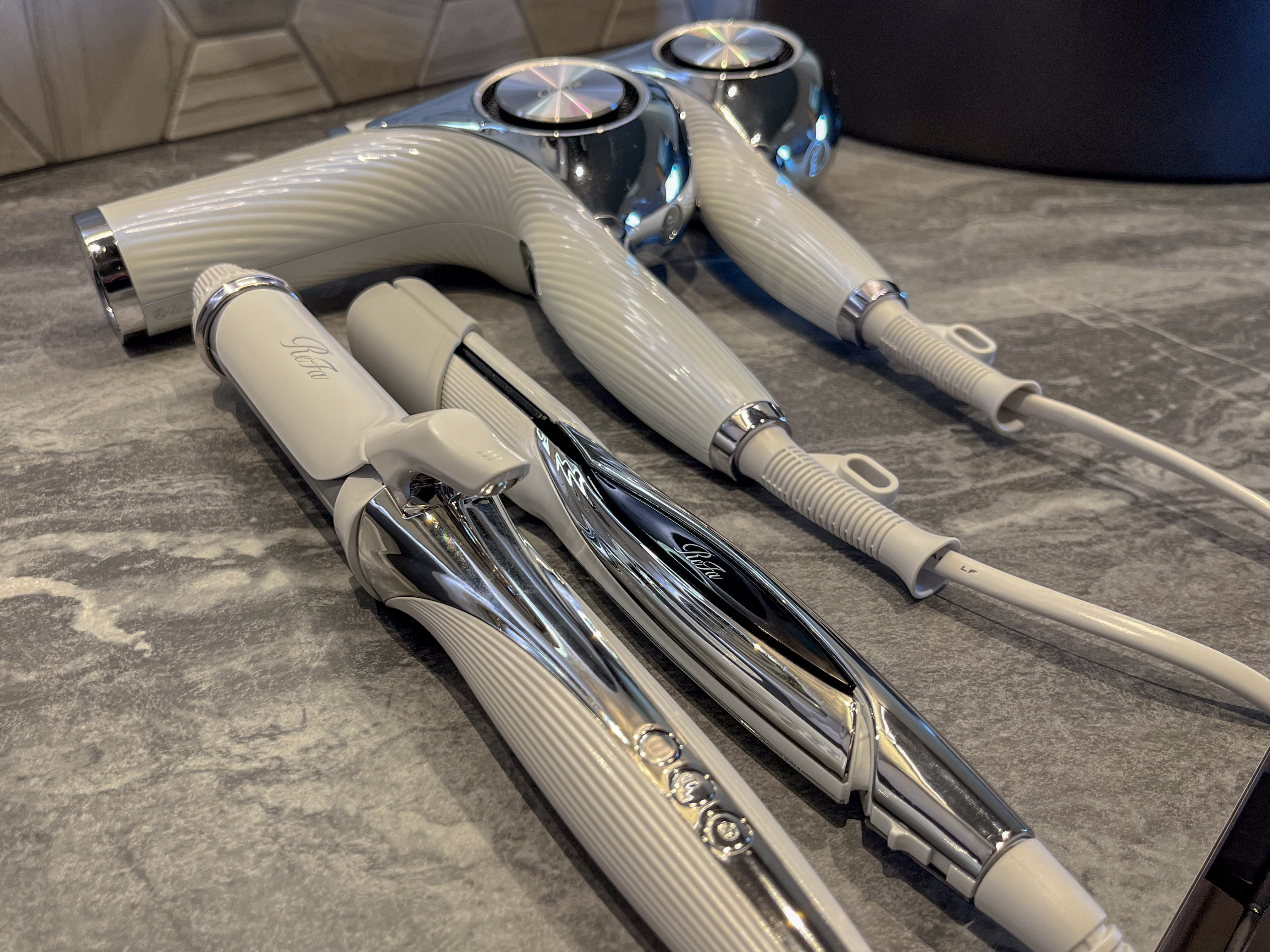 ドライヤー、ヘアアイロン