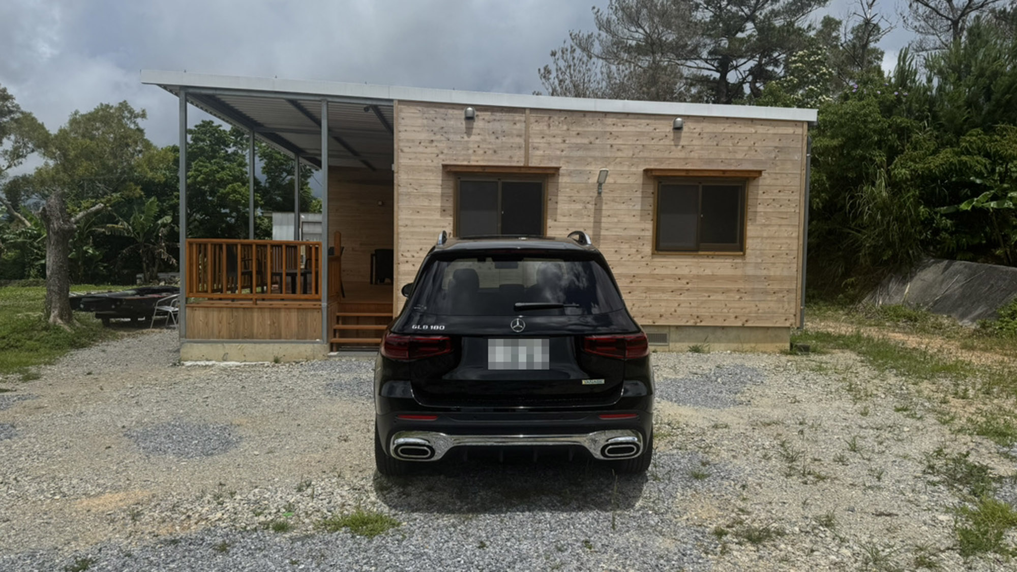 ・【駐車場】最大4台まで駐車可能な駐車スペースを完備