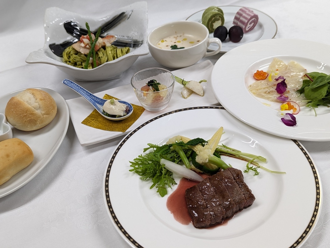 【楽天トラベルサマーSALE】【出張シェフコース付き】フレンチコースプラン（夕食/朝食付き）