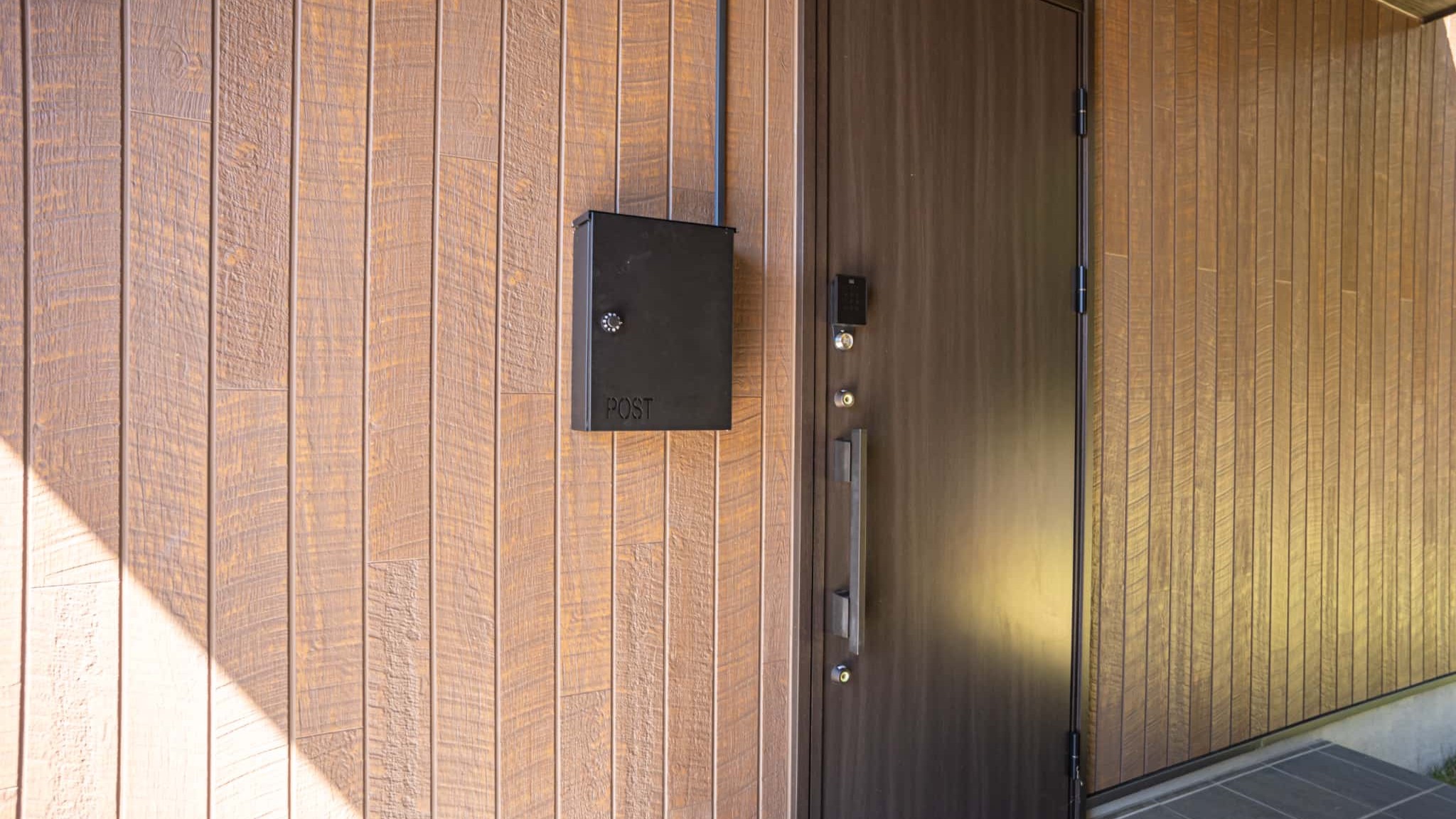 木材を活かした玄関