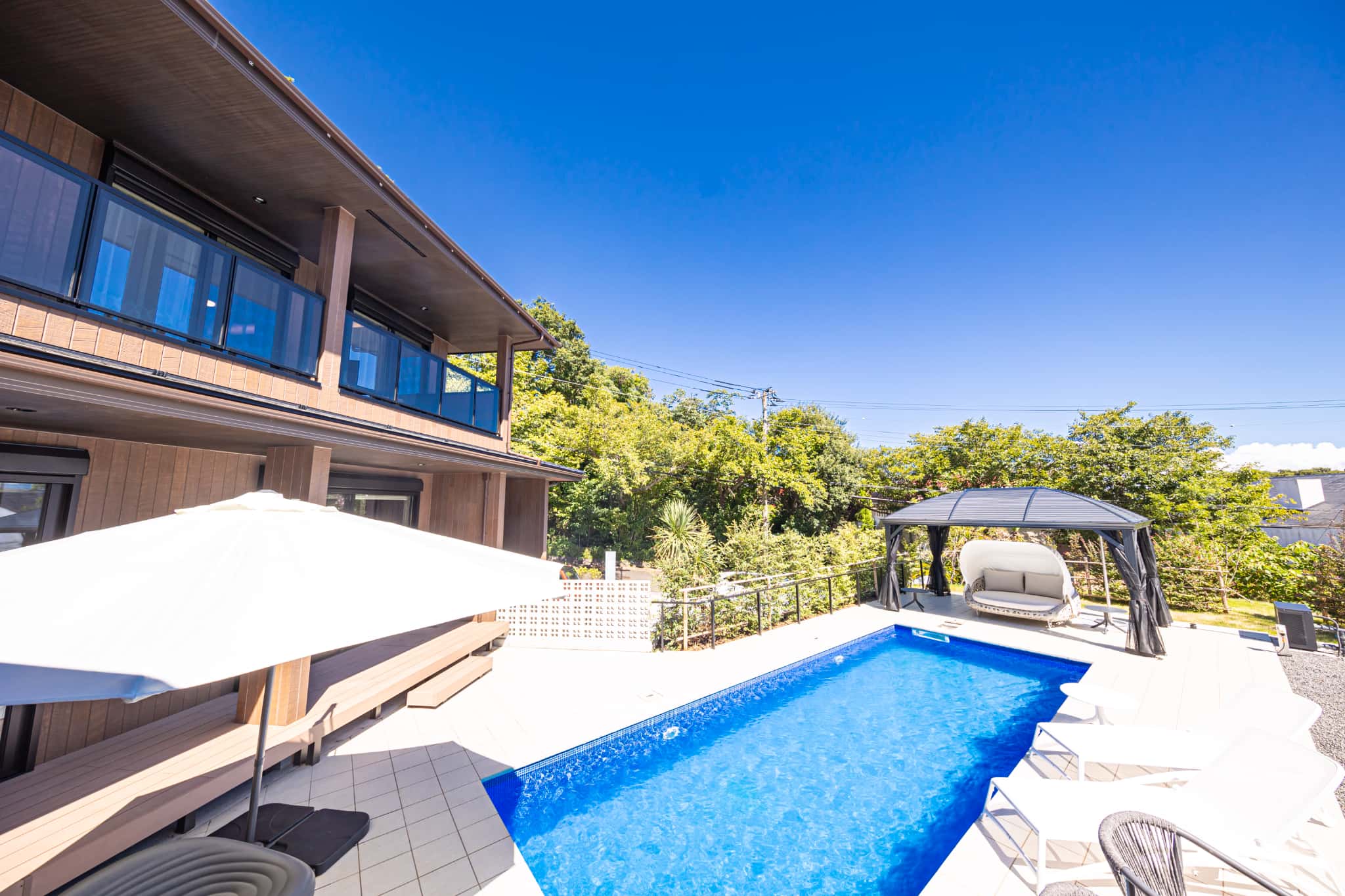 プライベートプールで贅沢な貸切体験