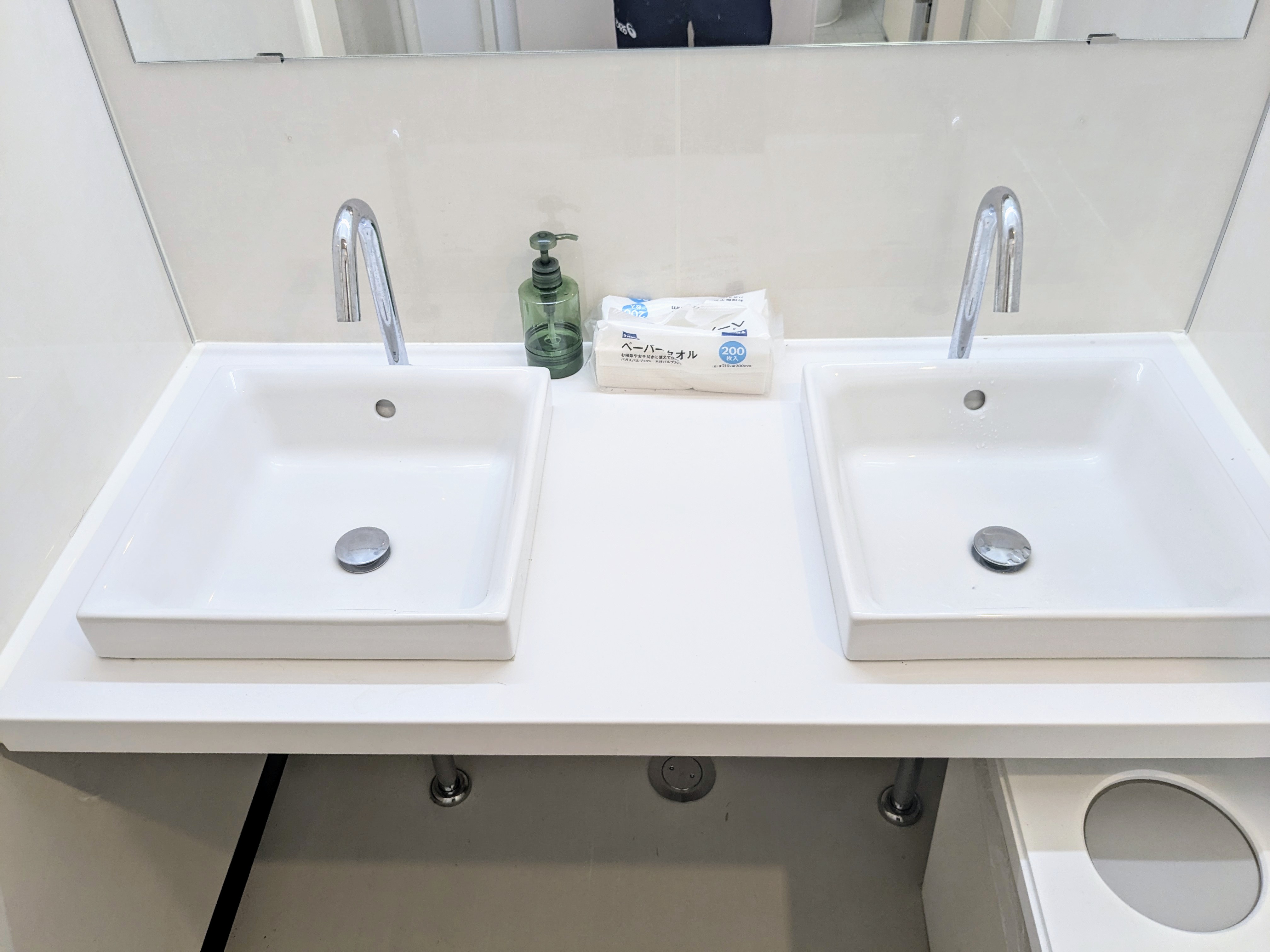 トイレの手洗い場（母屋）