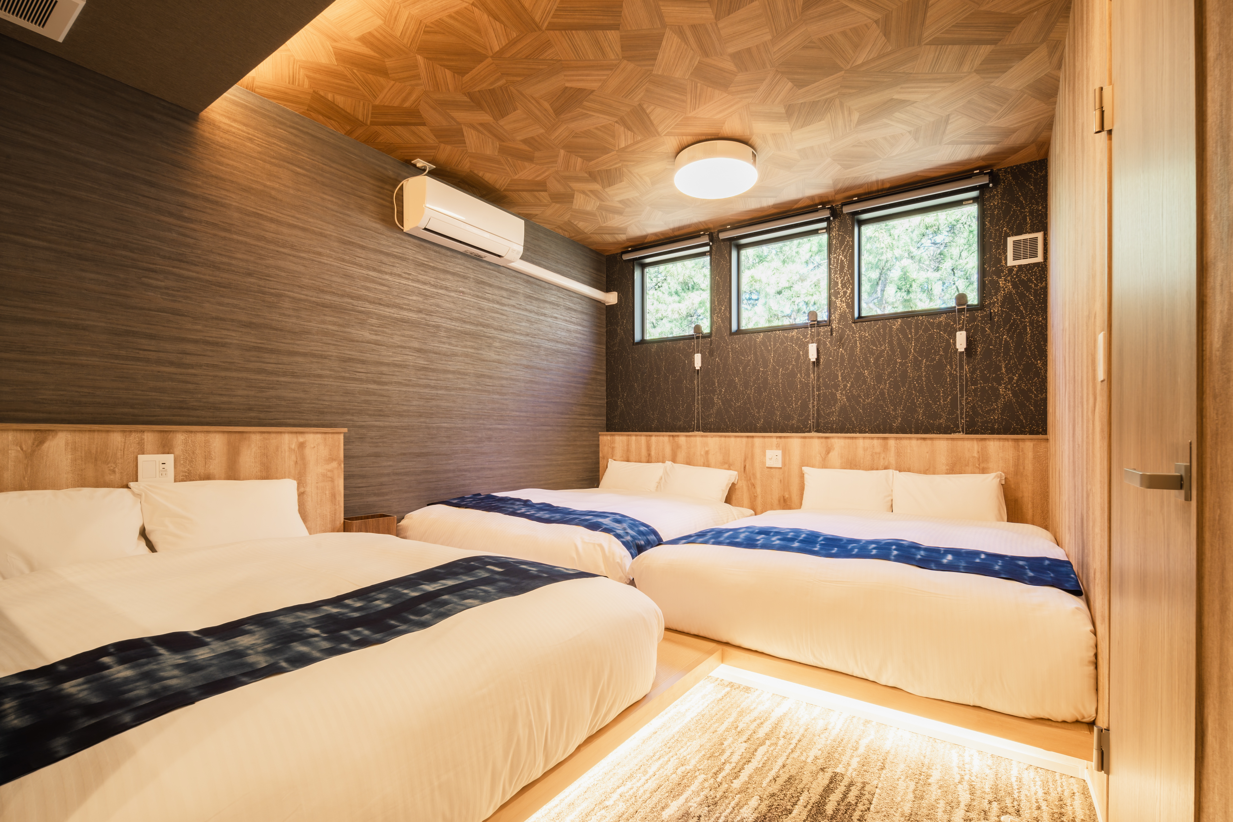 デラックストリプル　ベッド