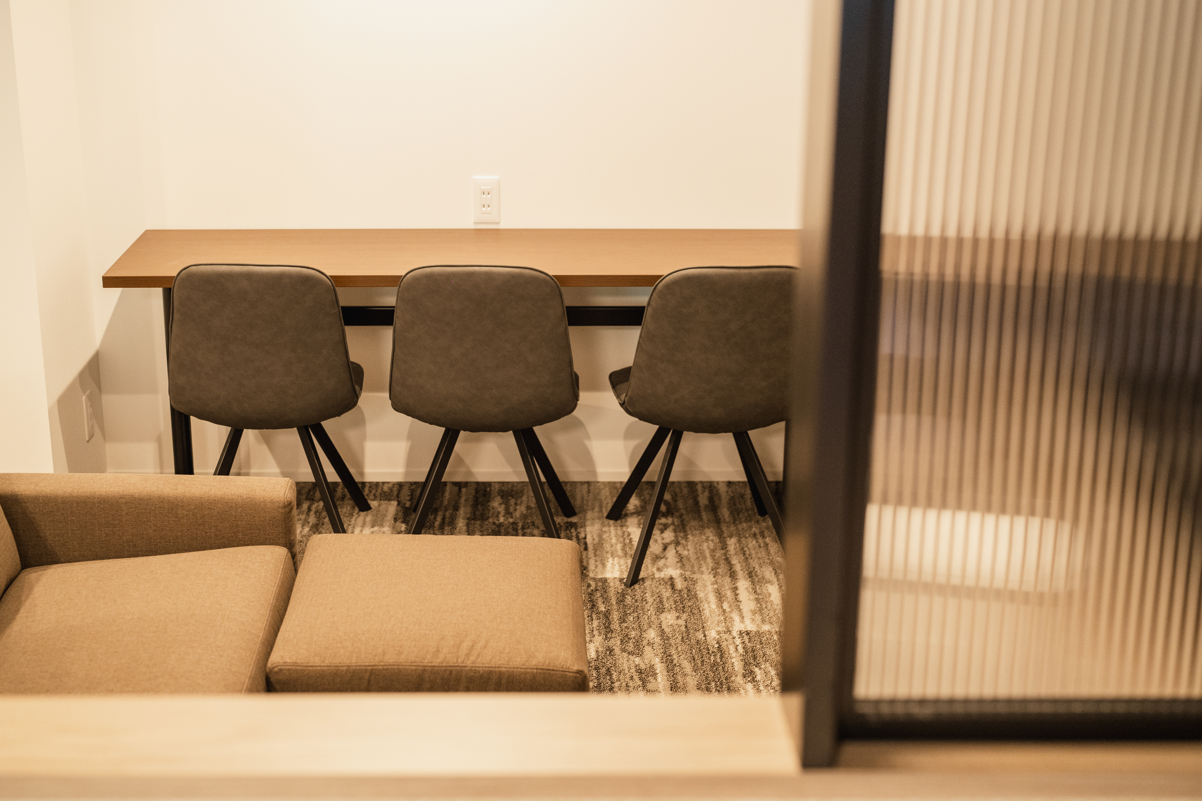 デラックストリプル　テーブル