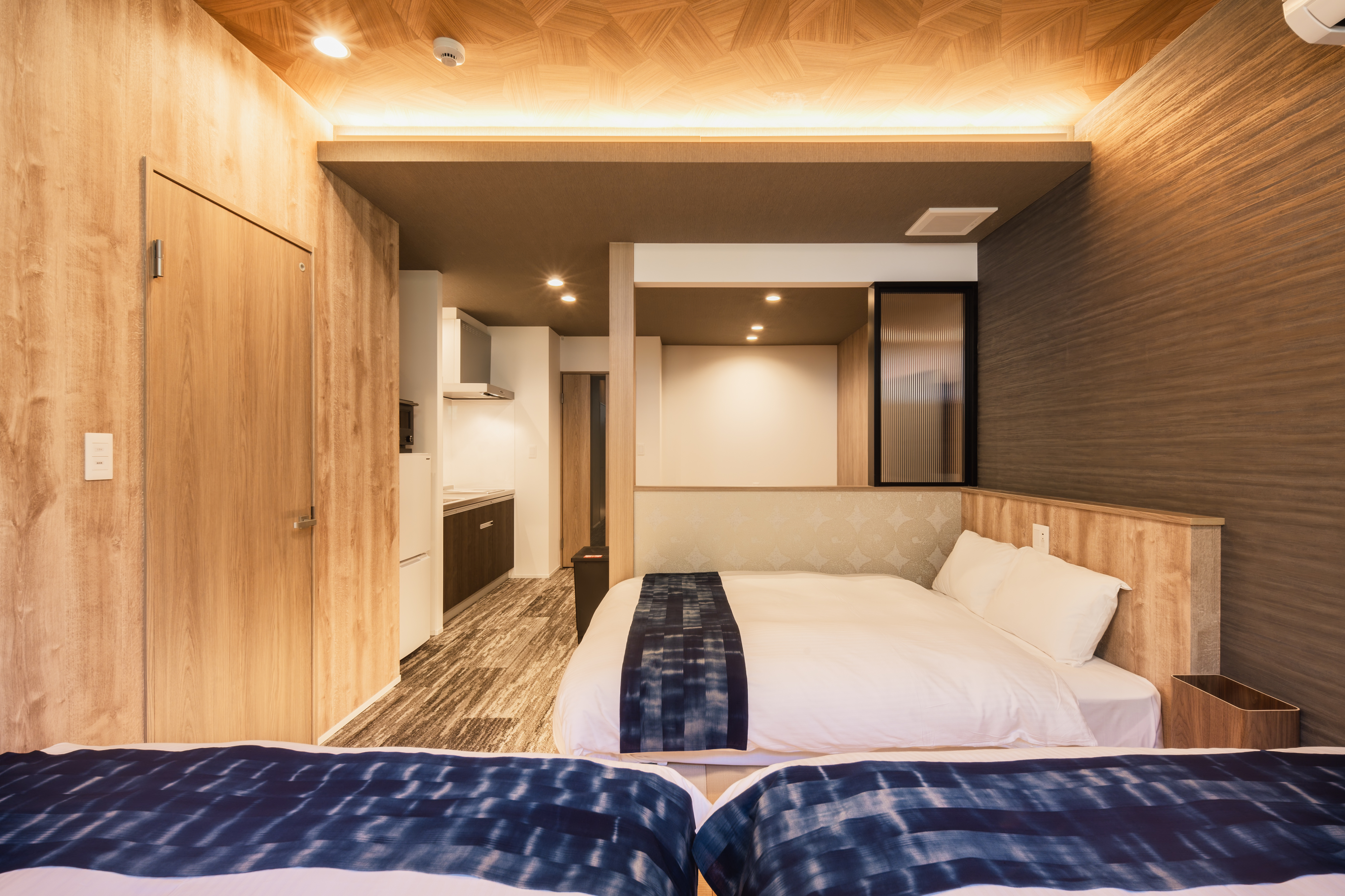 デラックストリプル　ベッドルーム