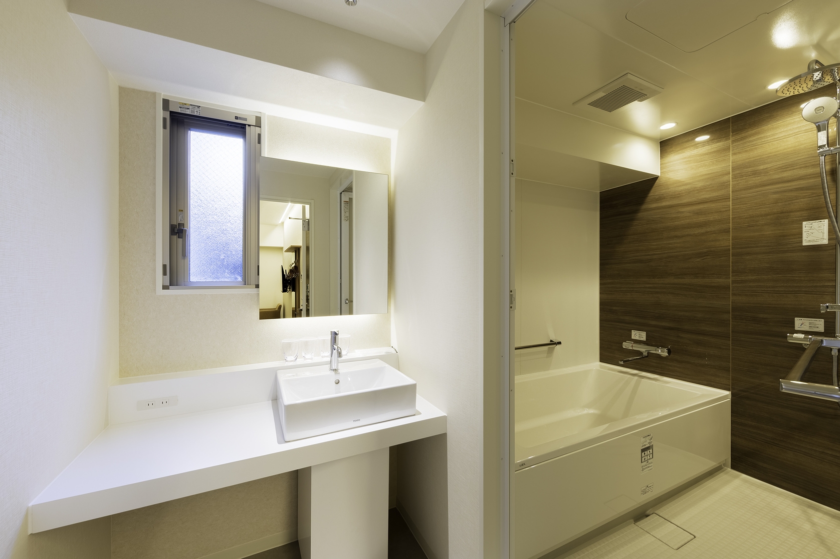 【ReFaステイ】シャワーもドライヤーもアイロンも。最新ラインナップを使い放題！パウチ付