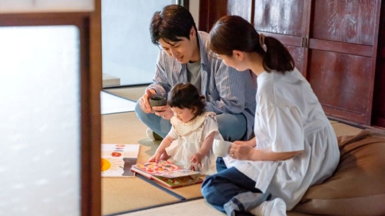 お子様大歓迎！絵本もございます。ベビーチェア、ベビーバス、ベビーサークルもご用意できます。要事前予約