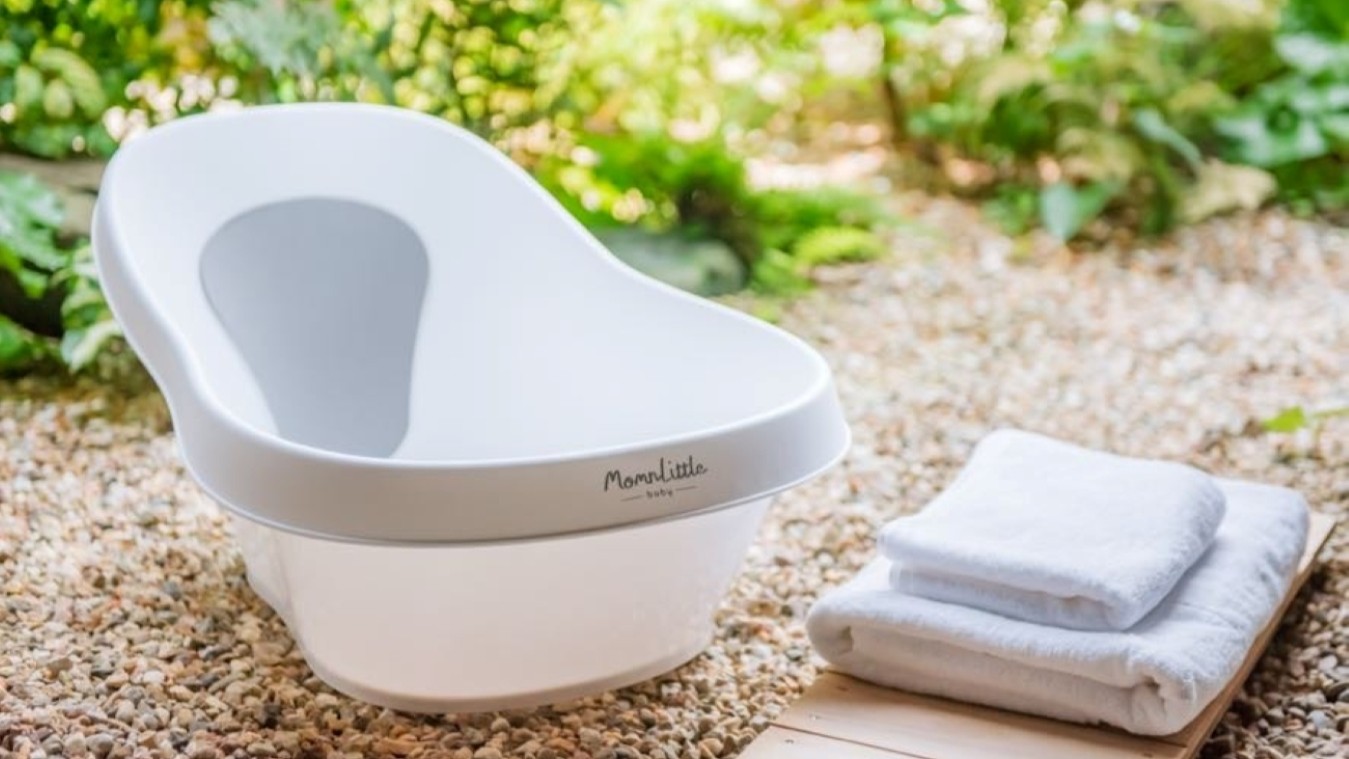 お子様大歓迎！絵本もございます。ベビーチェア、ベビーバス、ベビーサークルもご用意できます。要事前予約