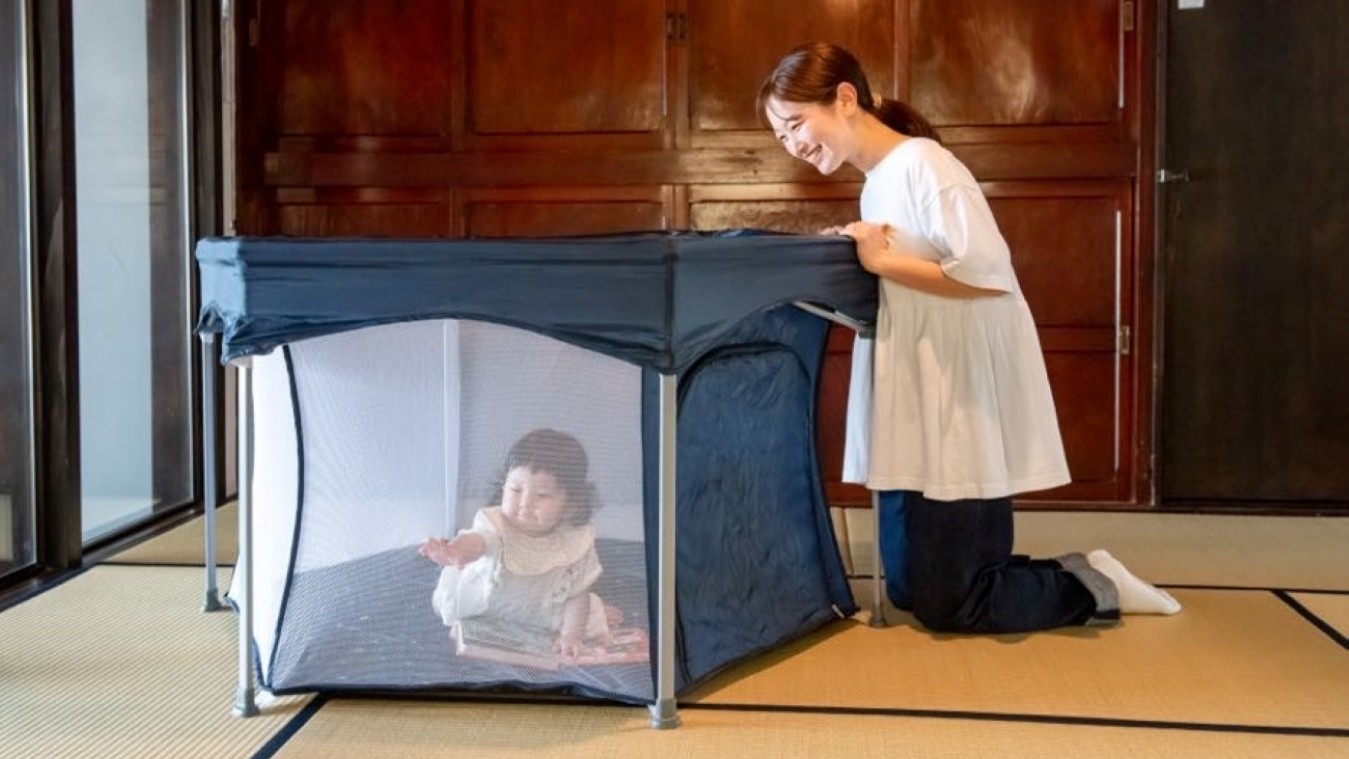 お子様大歓迎！絵本もございます。ベビーチェア、ベビーバス、ベビーサークルもご用意できます。要事前予約