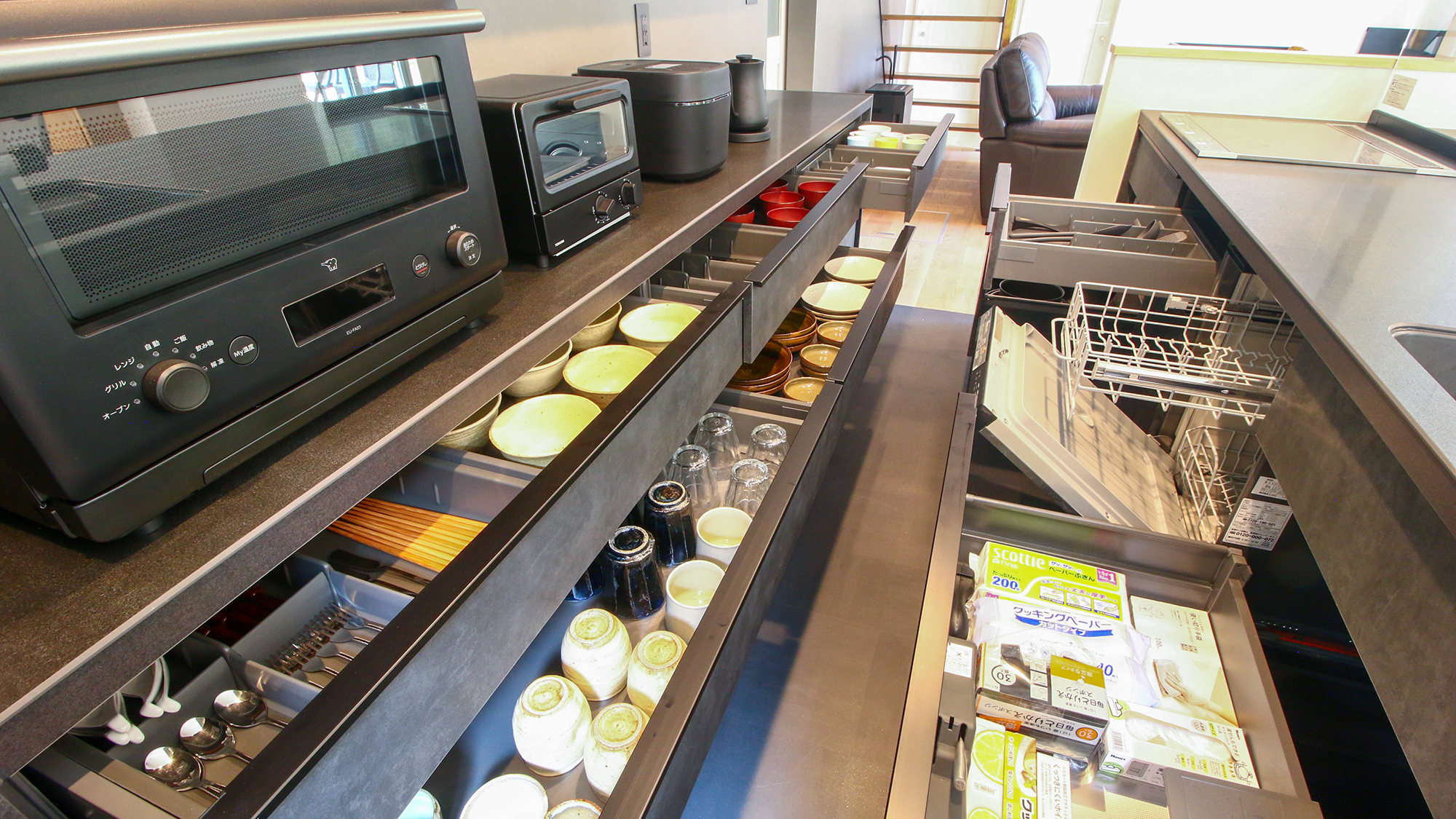 #キッチン　食洗機やクッキングシートなども完備し快適にお料理いただけます