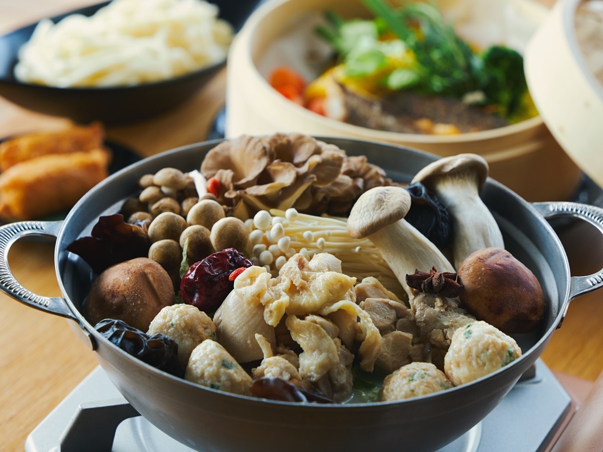 【お盆プラン】≪8/8〜16限定≫気兼ねなくお食事を愉しめるお部屋プラン＜薬膳鍋★+朝食＞