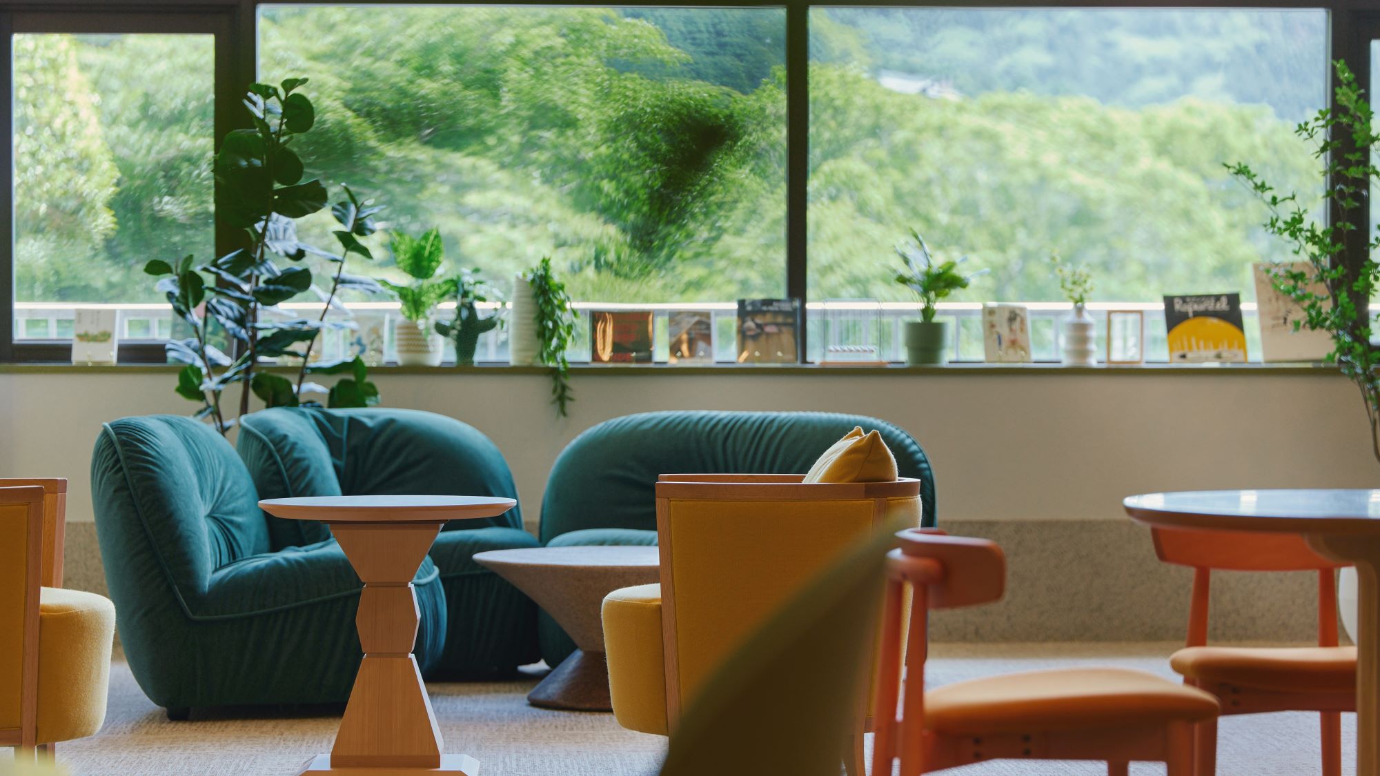 【ラウンジ】ゆったりと寛げるラウンジスペース