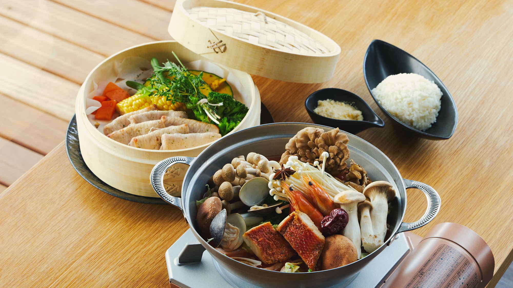 【ご夕食】お部屋で薬膳鍋を愉しむ