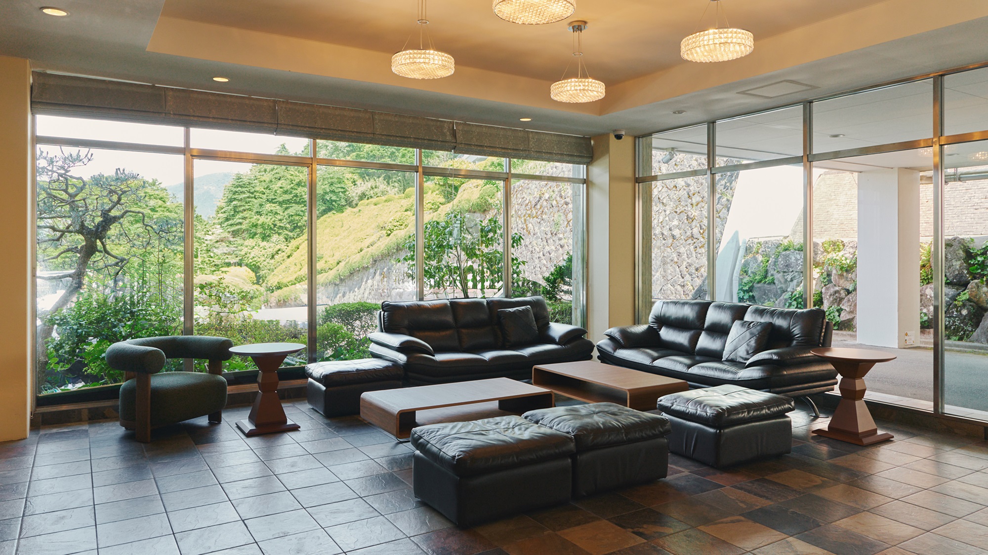 【ロビー】開放感のあるロビーがございます