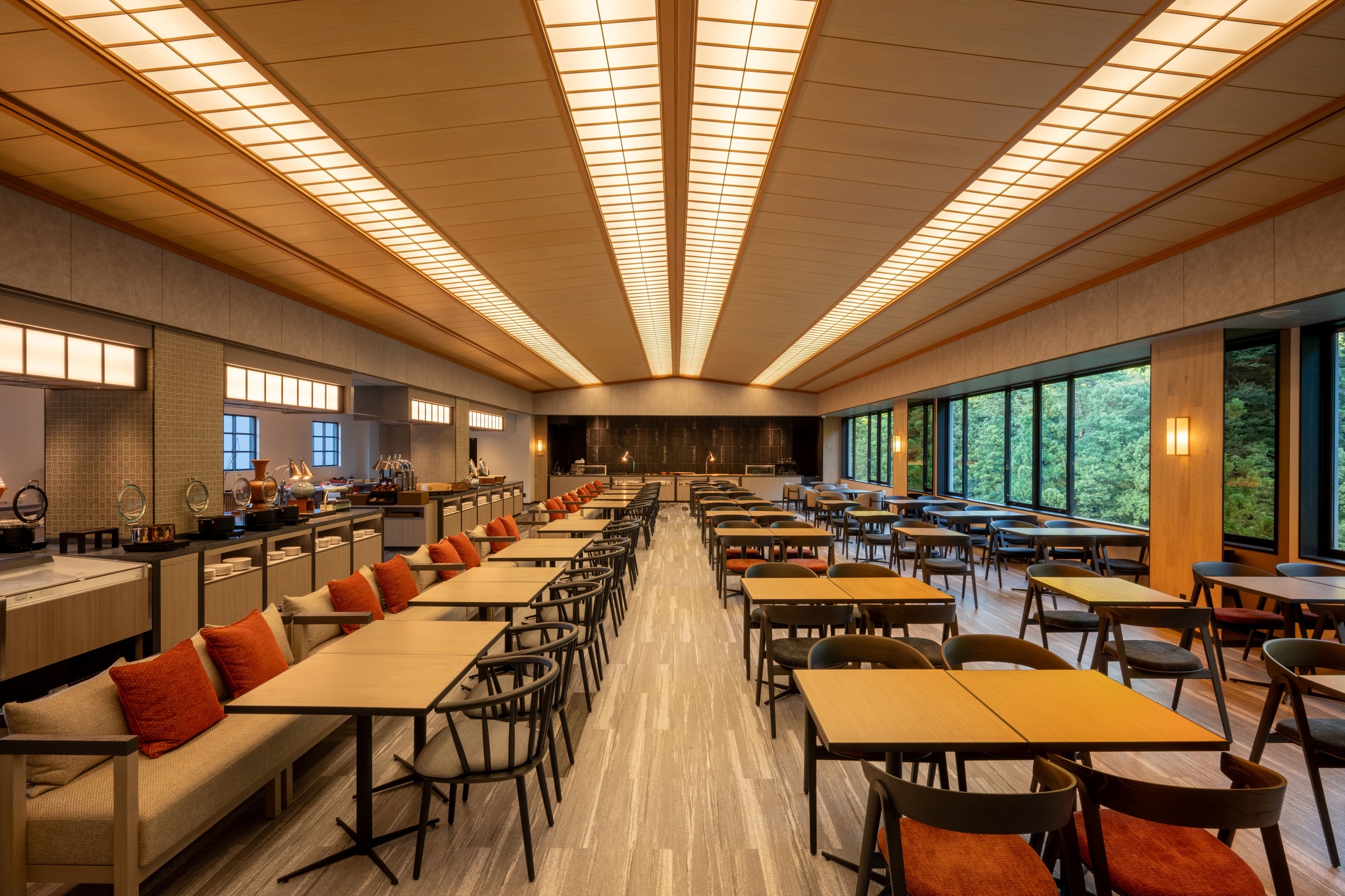 ゆっくり滞在12時までののんびりステイ 《 ビュッフェ夕朝食付【冬季限定】かに尽くし 》